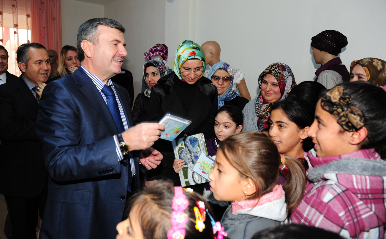 Başkan Akyürek Doğanlar Mahallesi KOMEK'i Ziyaret Etti