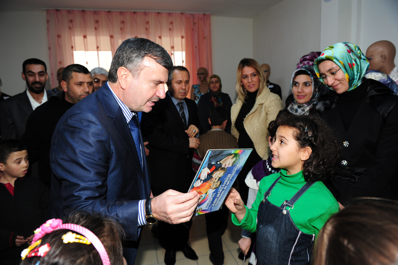 Başkan Akyürek Doğanlar Mahallesi KOMEK'i Ziyaret Etti