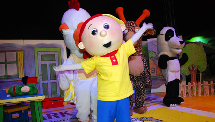Caillou Çocuklarla Buluştu
