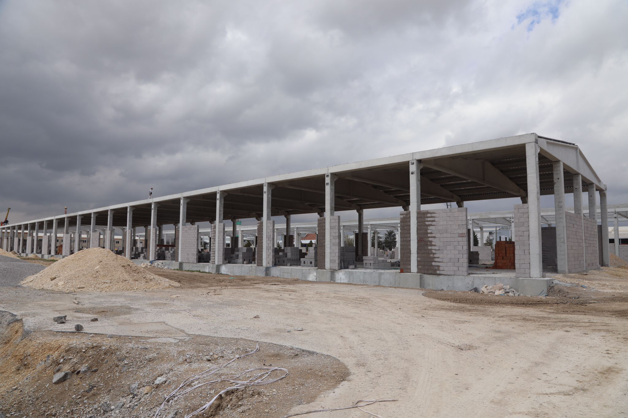 Larende Esnaflarının Taşınacağı Yeni İş Yerleri Hızla Yükseliyor