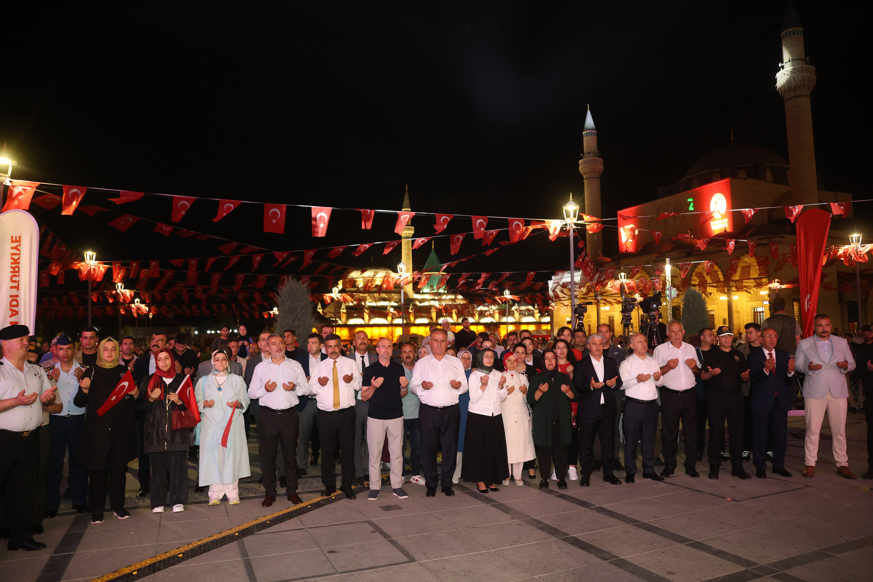 15 TEMMUZ’UN 9. YILINDA KONYALILAR MEVLANA MEYDANI’NDA BULUŞTU