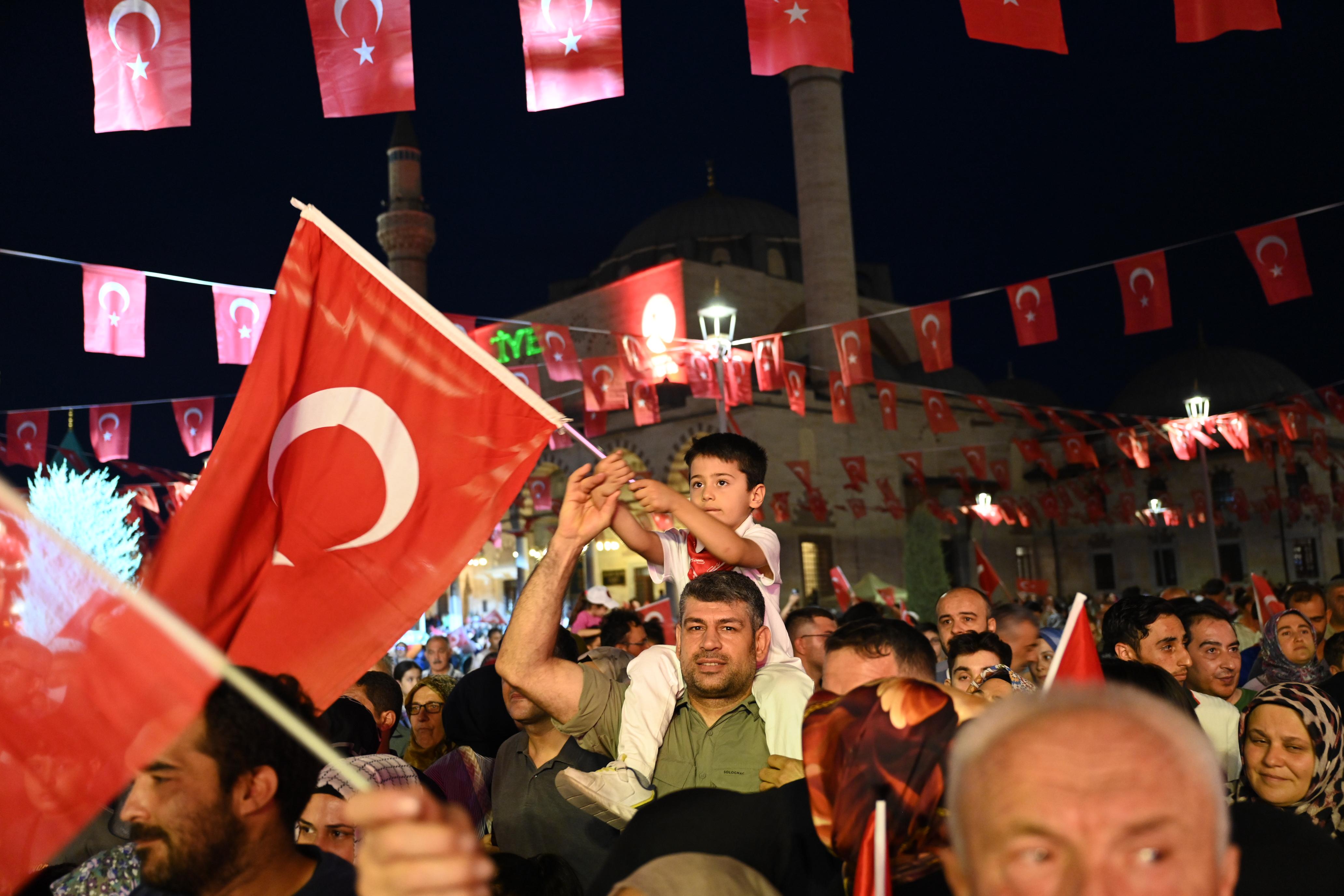 15 TEMMUZ’UN 9. YILINDA KONYALILAR MEVLANA MEYDANI’NDA BULUŞTU