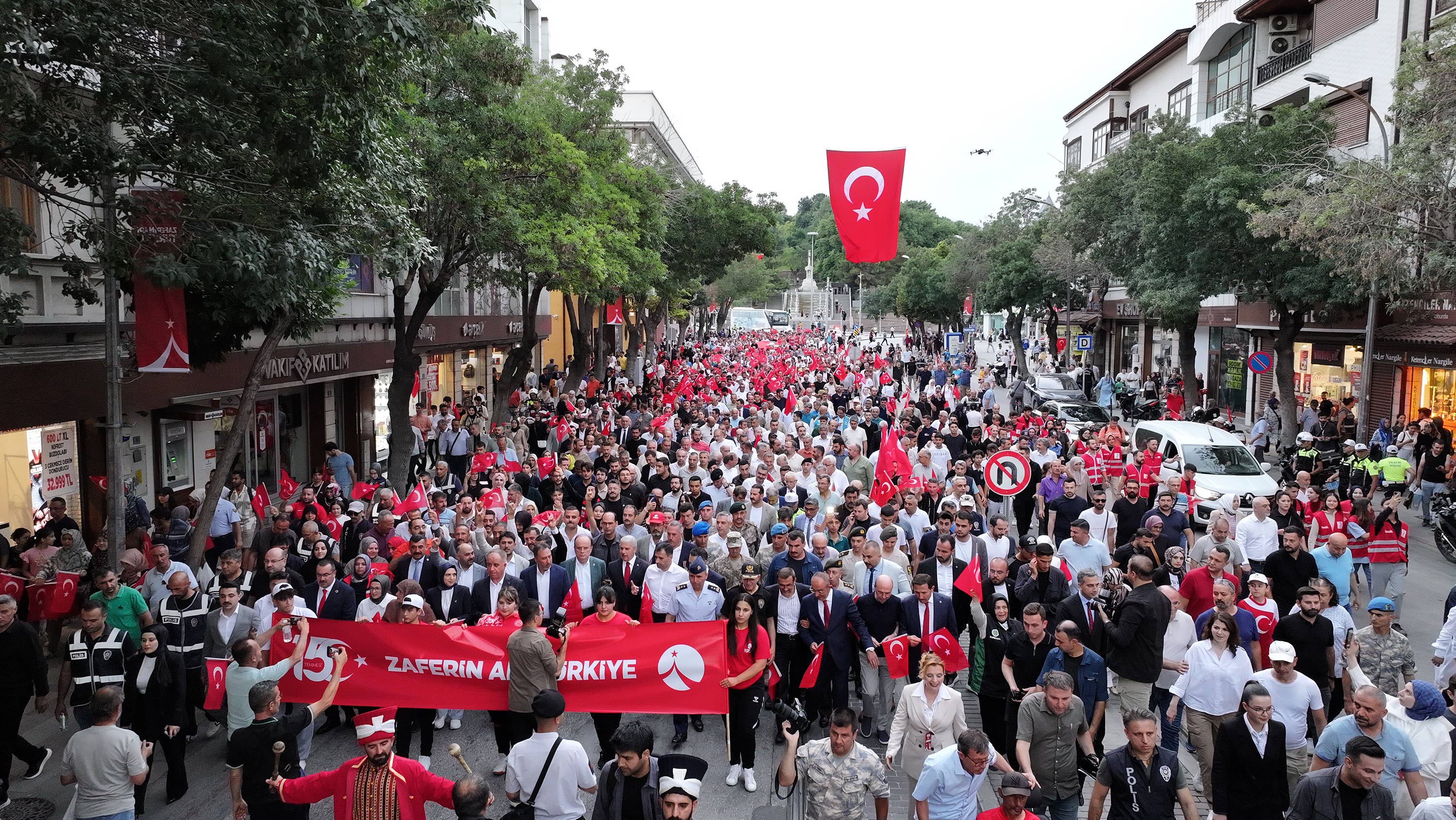 15 TEMMUZ’UN 9. YILINDA KONYALILAR MEVLANA MEYDANI’NDA BULUŞTU