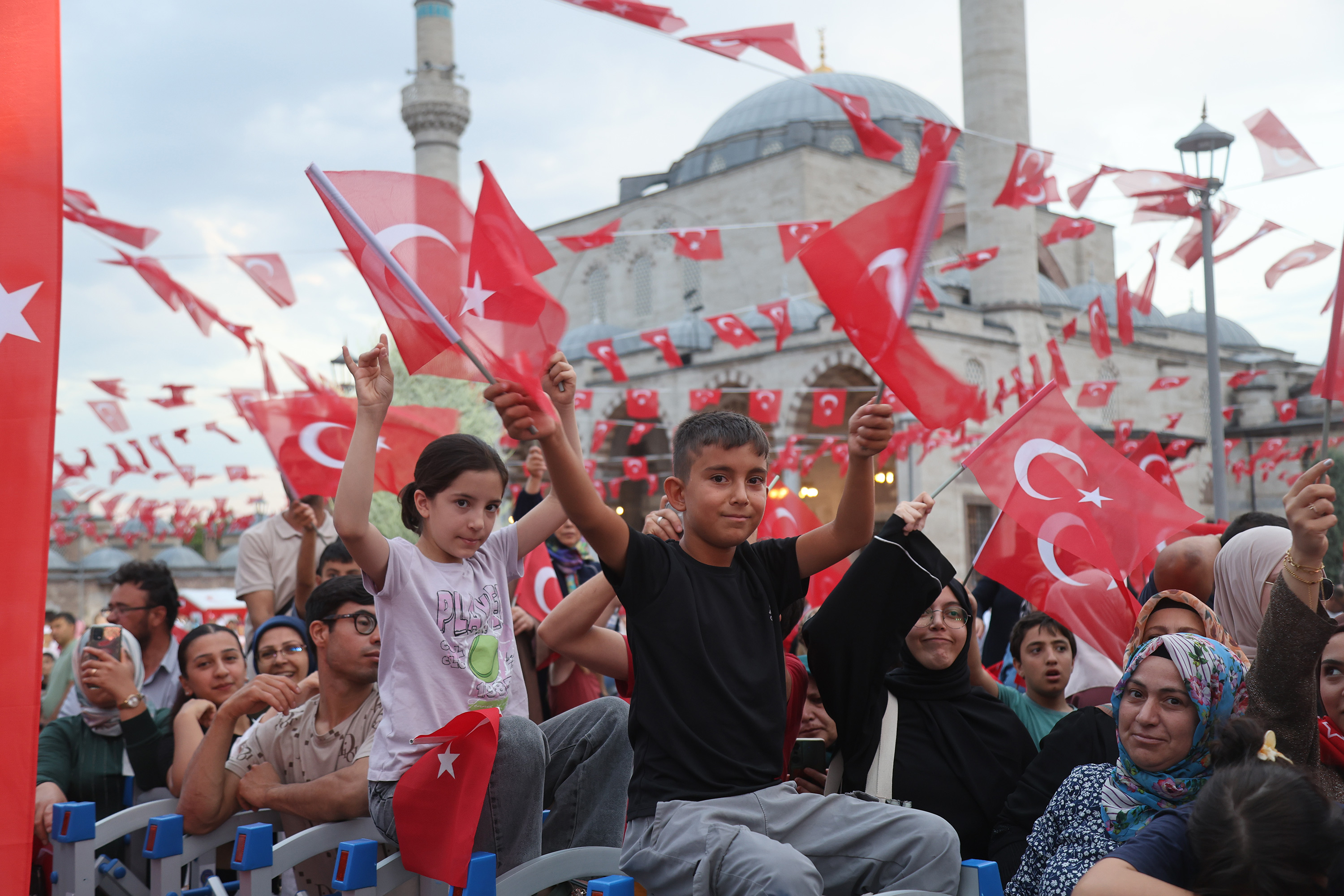 15 TEMMUZ’UN 9. YILINDA KONYALILAR MEVLANA MEYDANI’NDA BULUŞTU