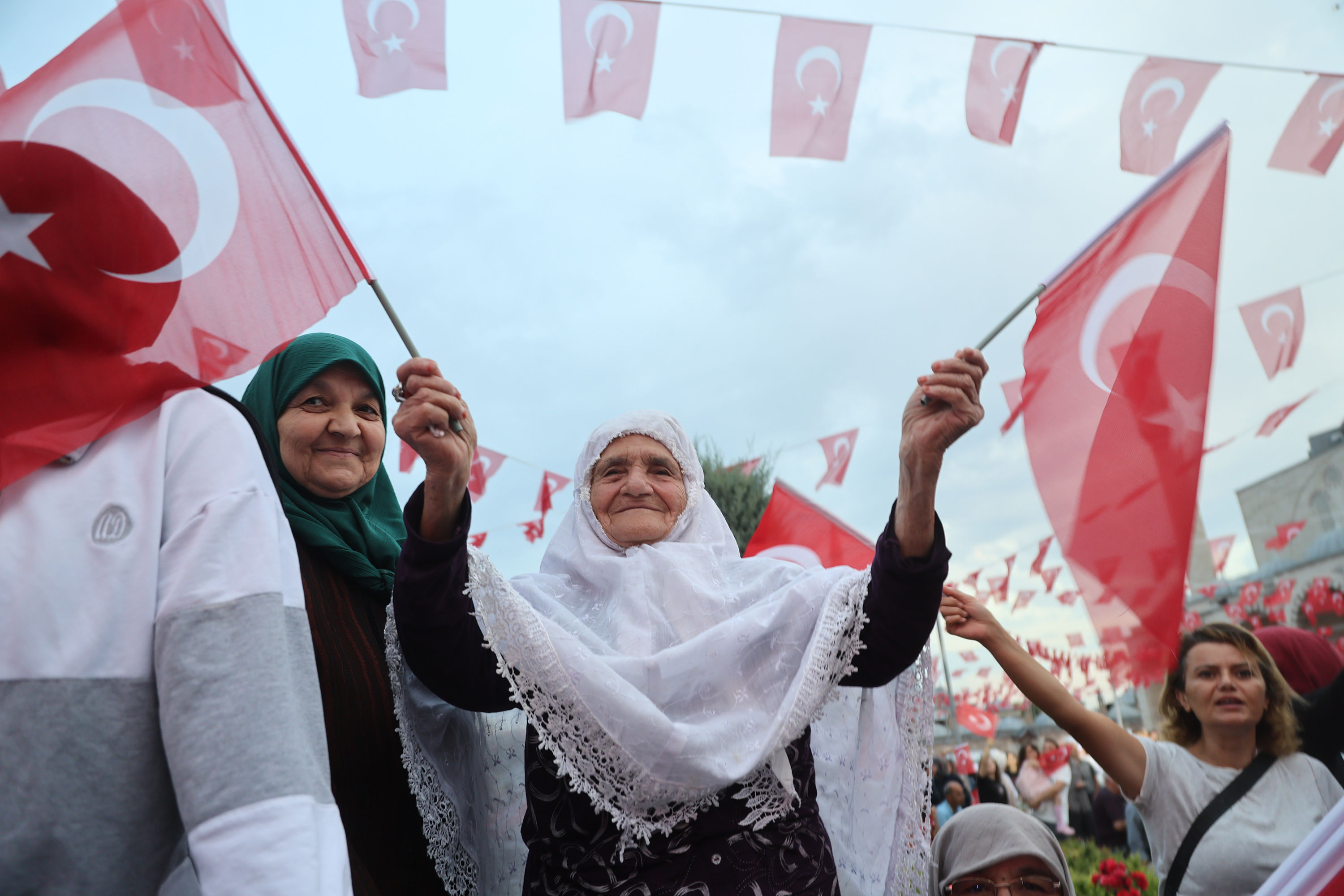 15 TEMMUZ’UN 9. YILINDA KONYALILAR MEVLANA MEYDANI’NDA BULUŞTU
