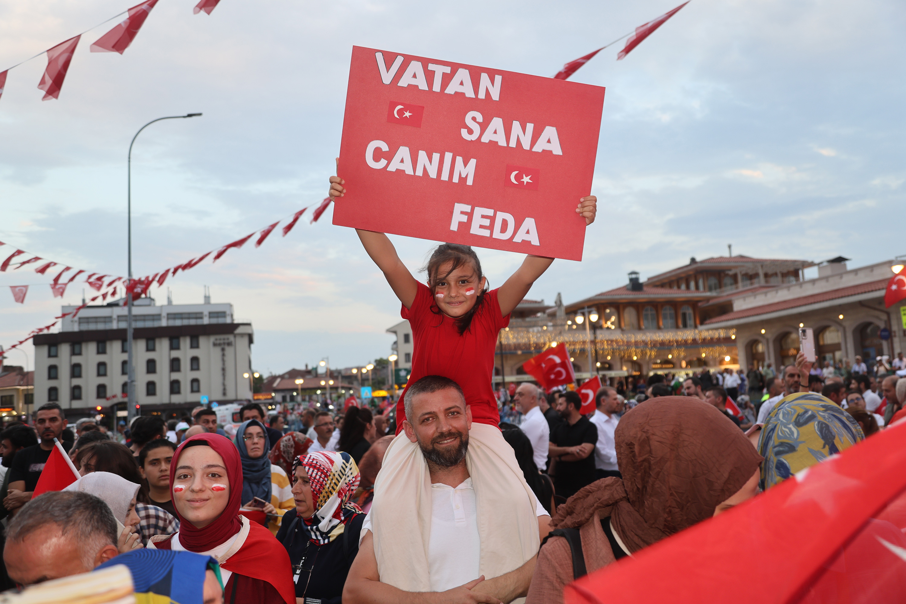 15 TEMMUZ’UN 9. YILINDA KONYALILAR MEVLANA MEYDANI’NDA BULUŞTU