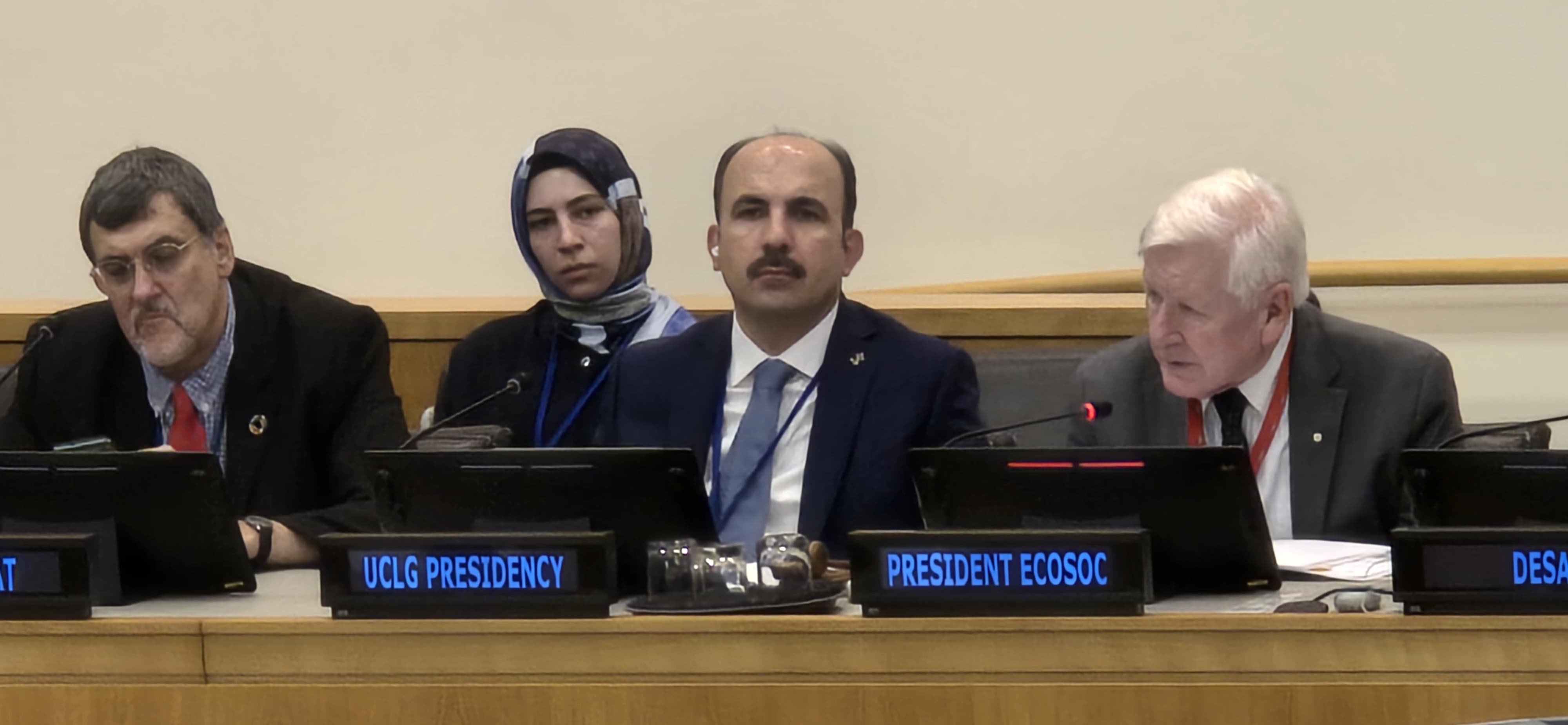 UCLG BAŞKANI ALTAY: “ÇOCUKLARIN KORKUSUZCA SOKAKLARDA OYNAYABİLDİĞİ ŞEHİRLER İNŞA ETMEK İSTİYORSAK GAZZE’NİN SESSİZ ÇIĞLIĞINA KULAK VERMELİYİZ”