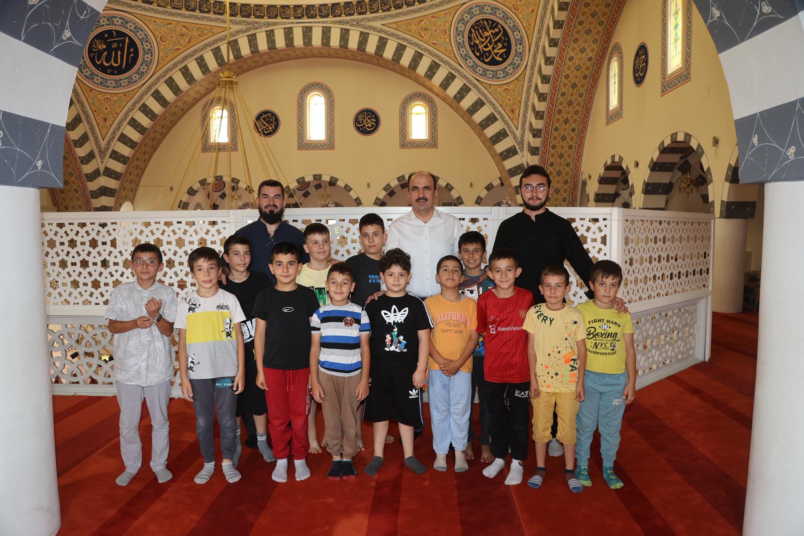 BAŞKAN ALTAY YAZ KUR’AN KURSU ÖĞRENCİLERİYLE BULUŞTU