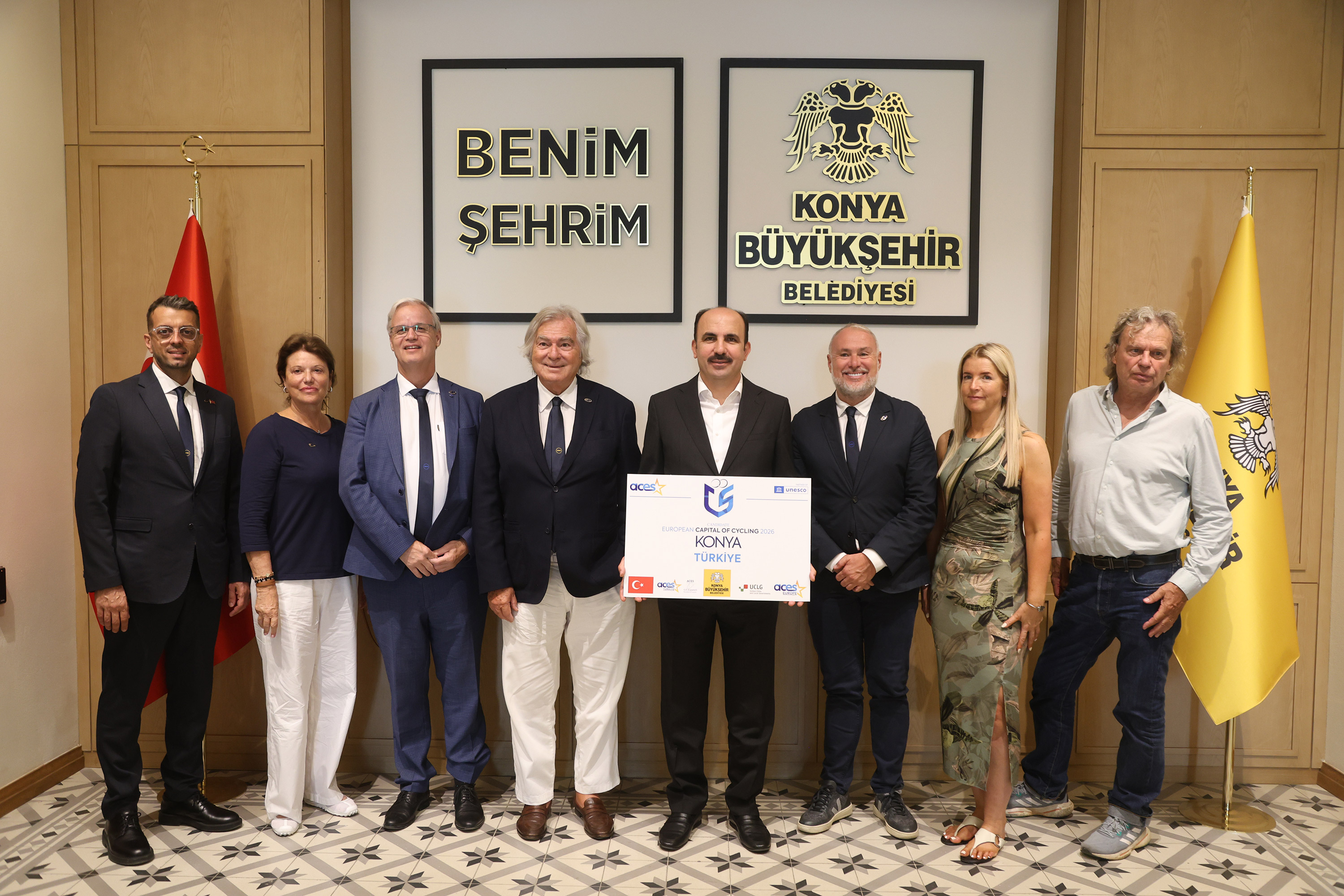 BAŞKAN ALTAY ACES HEYETİNE KONYA’NIN ÖRNEK BİSİKLET YATIRIMLARINI ANLATTI