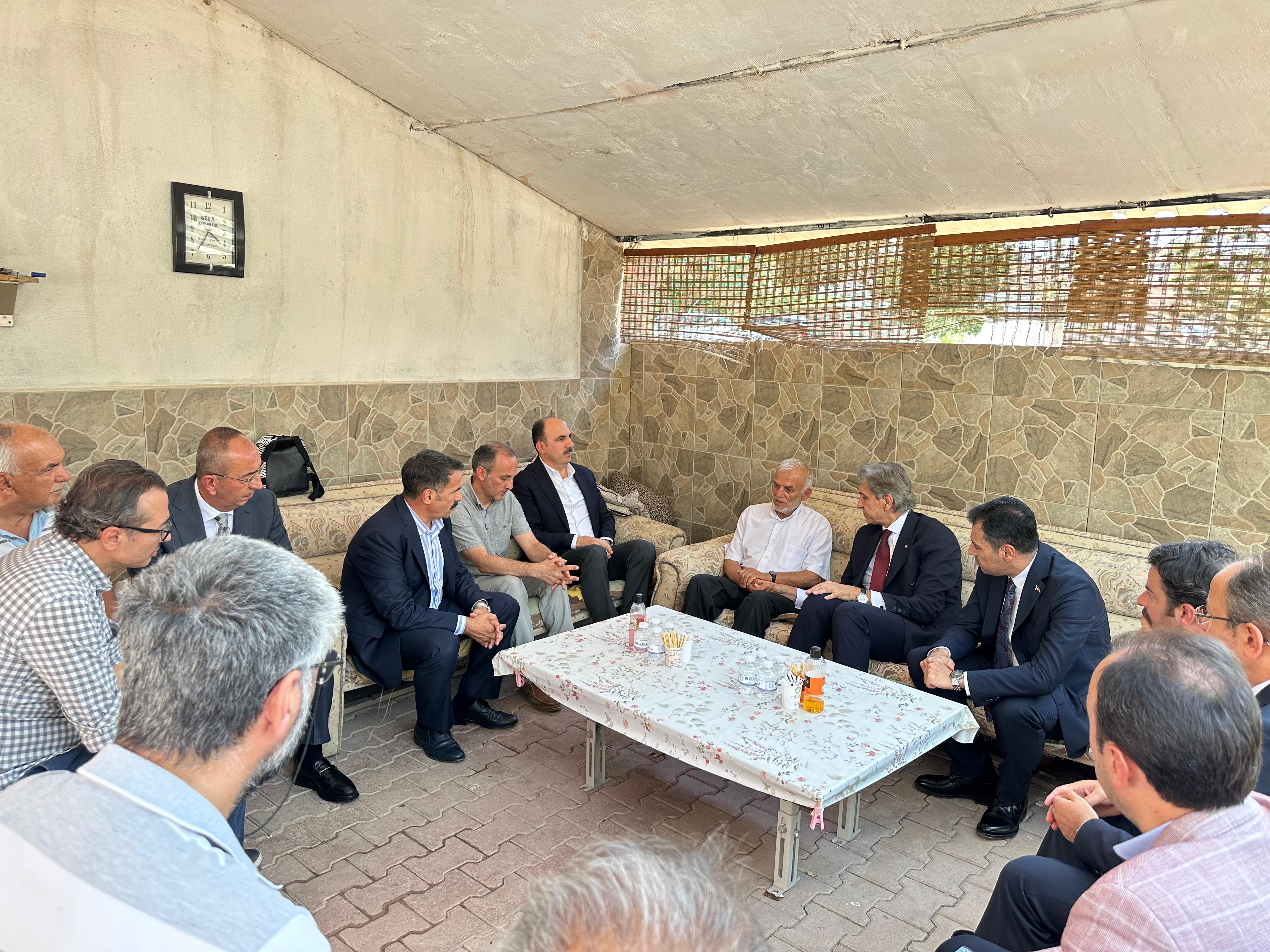 AK PARTİ GENEL BAŞKAN YARDIMCISI DEMİR ŞEHİT MUHARREM CAN’IN AİLESİNİ ZİYARET ETTİ