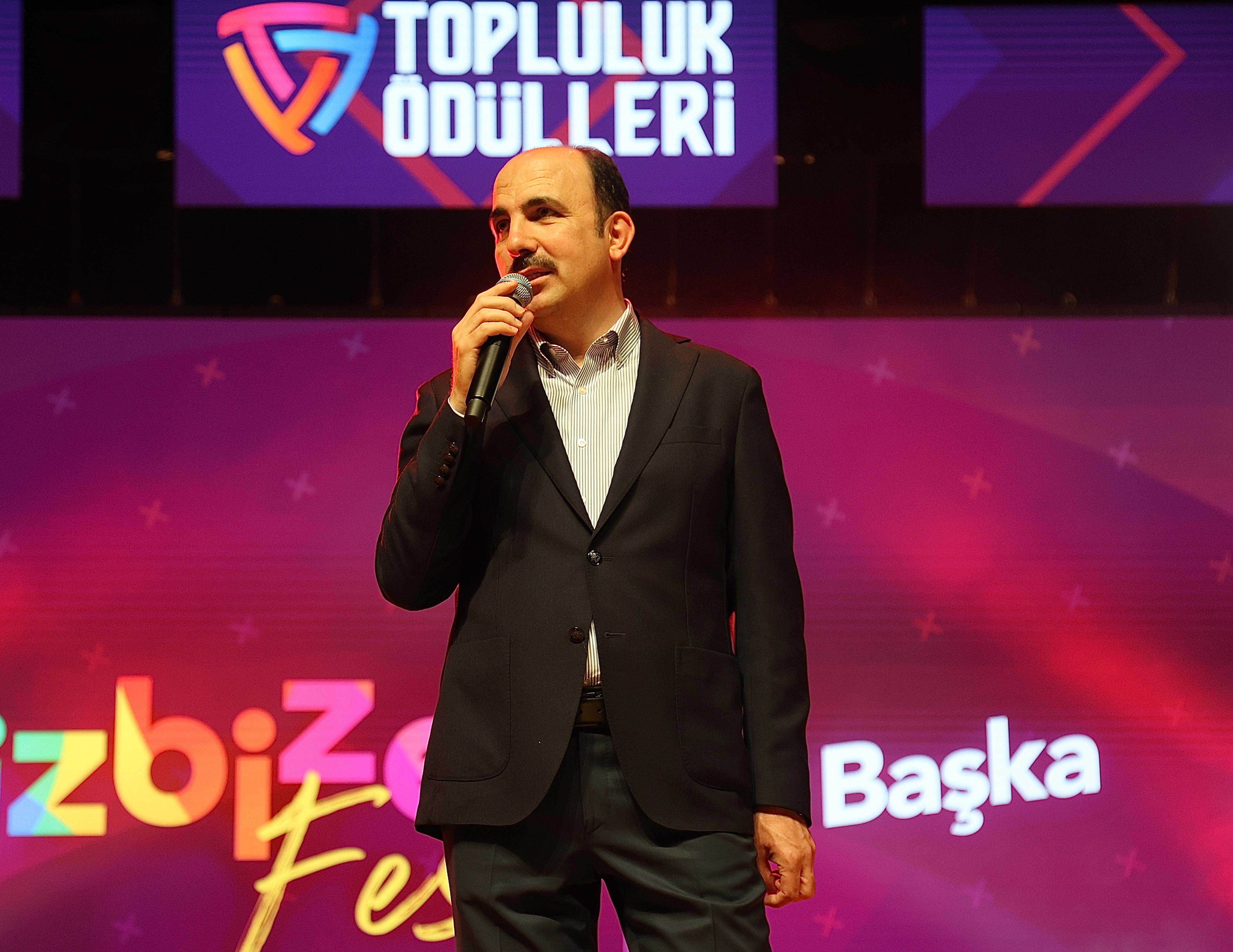 BAŞKAN ALTAY ÜNİVERSİTE TERCİHİ YAPACAK GENÇLERİ ÖĞRENCİ VE HUZUR ŞEHRİ KONYA’YA DAVET ETTİ