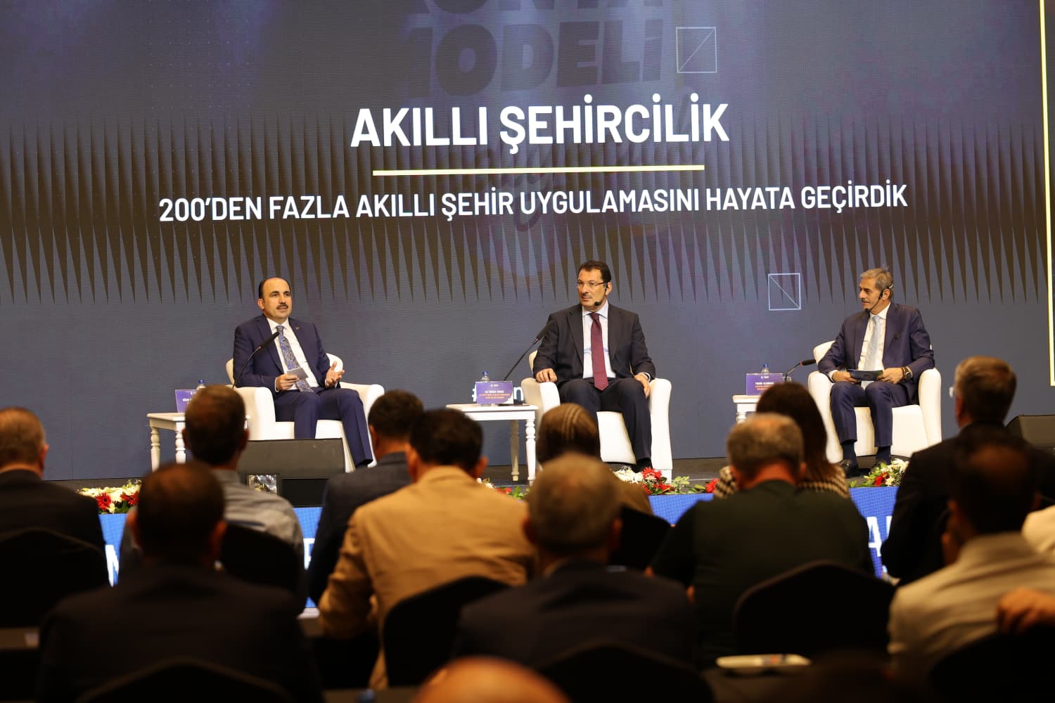BAŞKAN ALTAY BELEDİYE BAŞKANLARINA KONYA MODELİ BELEDİYECİLİĞİ ANLATTI