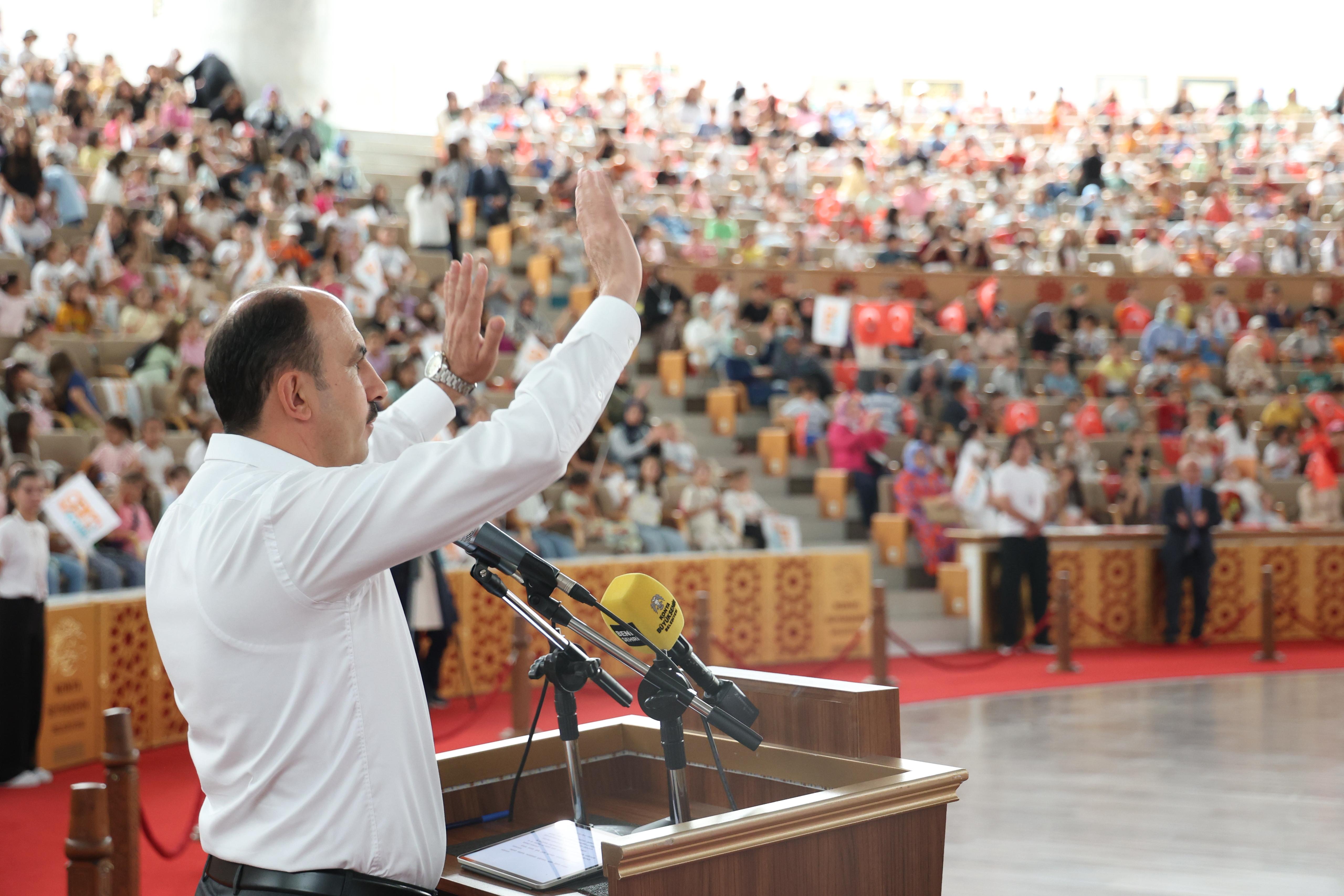 BAŞKAN ALTAY: “GENÇ KOMEK GÖNÜLLERE DOKUNAN BÜYÜK BİR EĞİTİM SEFERBERLİĞİDİR”