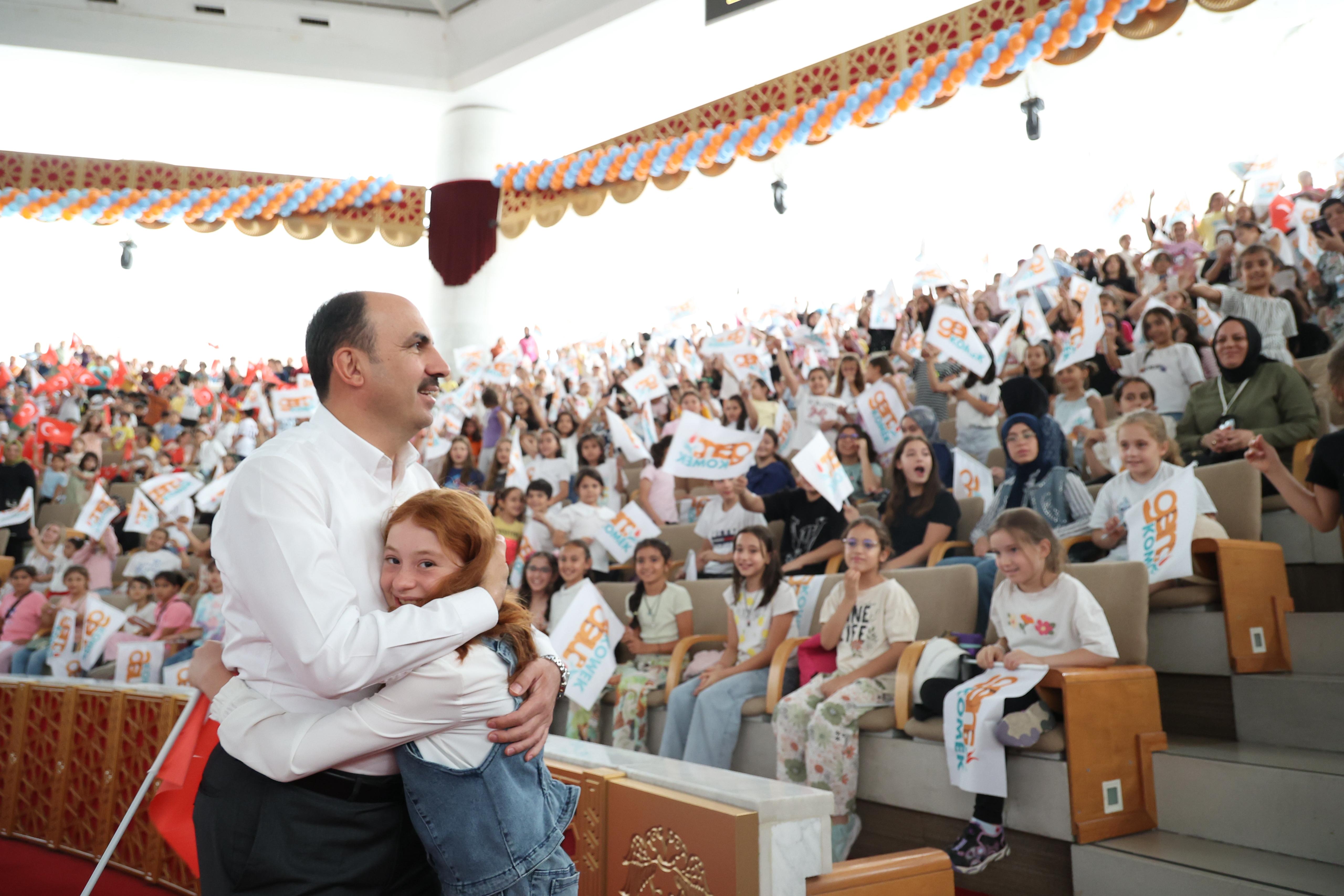 BAŞKAN ALTAY: “GENÇ KOMEK GÖNÜLLERE DOKUNAN BÜYÜK BİR EĞİTİM SEFERBERLİĞİDİR”