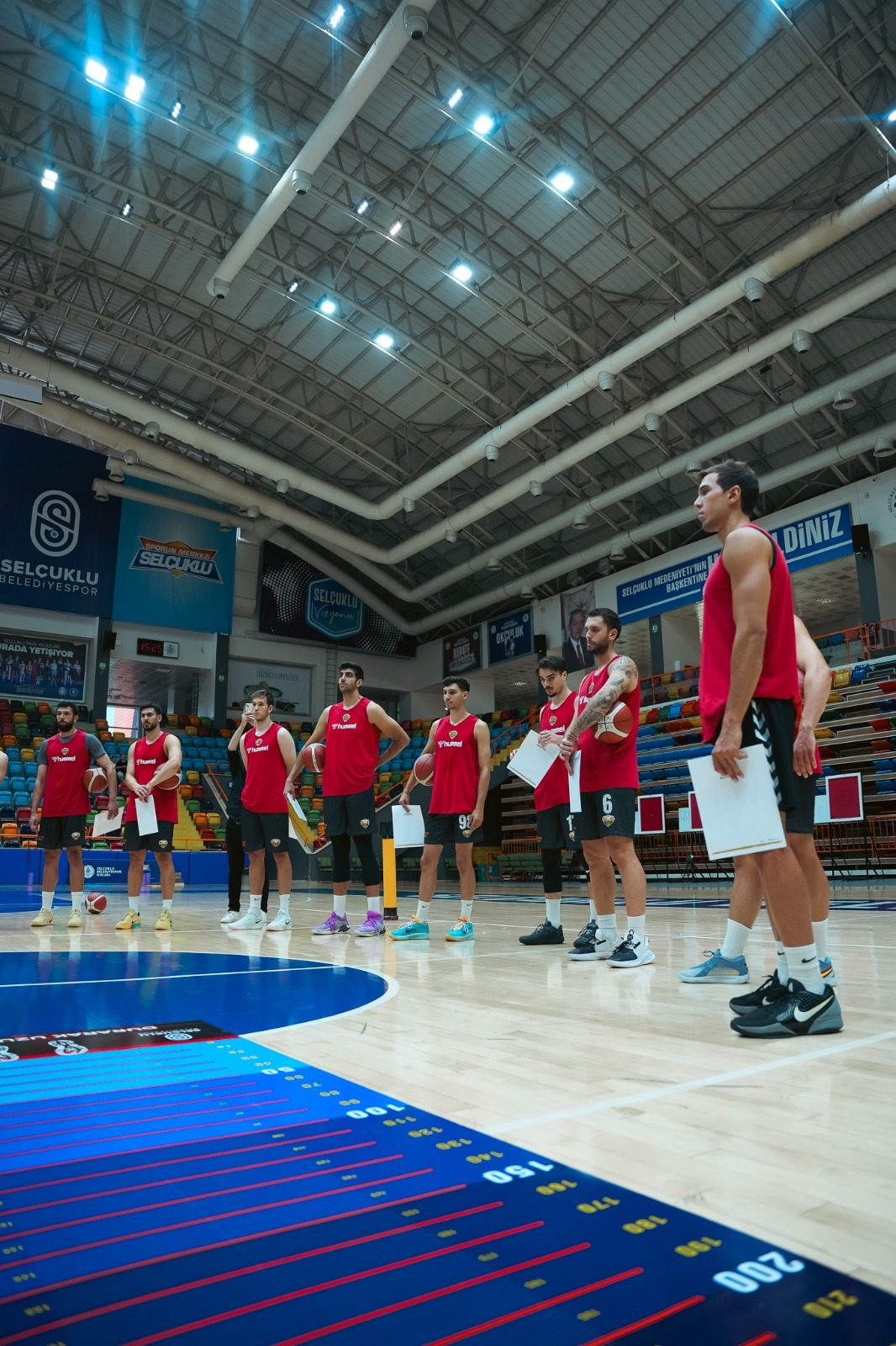 BÜYÜKŞEHİR BELEDİYESPOR BASKETBOL TAKIMI YENİ SEZONA HAZIRLANIYOR
