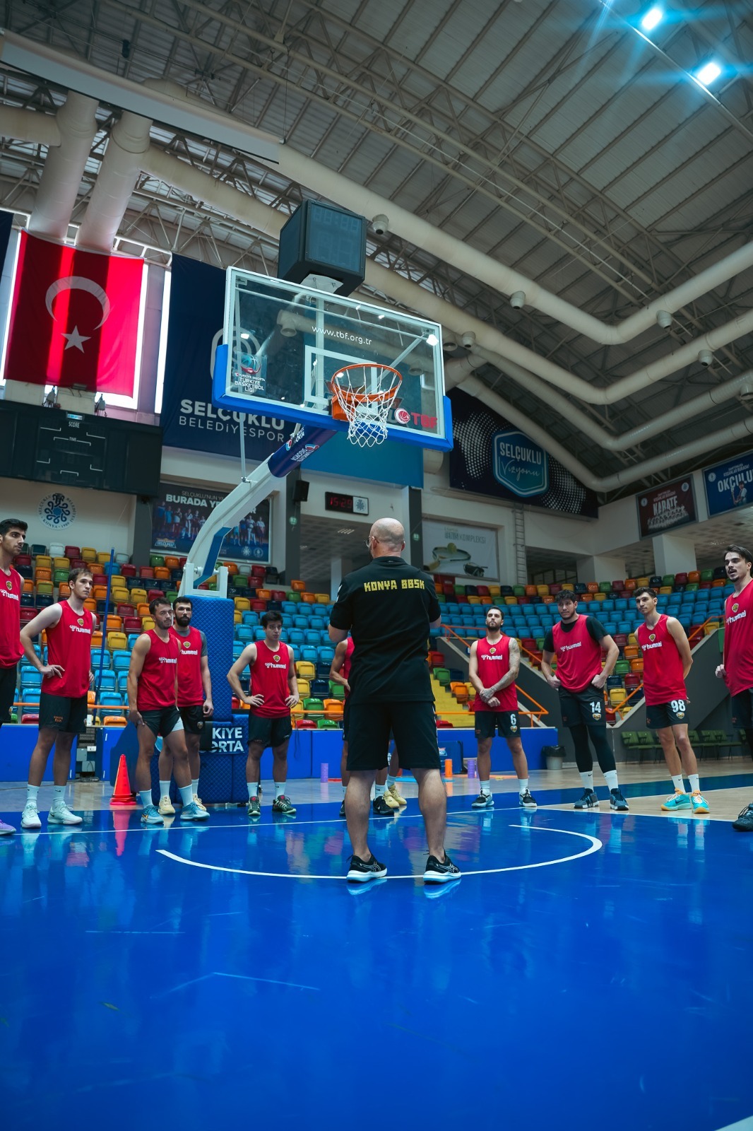BÜYÜKŞEHİR BELEDİYESPOR BASKETBOL TAKIMI YENİ SEZONA HAZIRLANIYOR