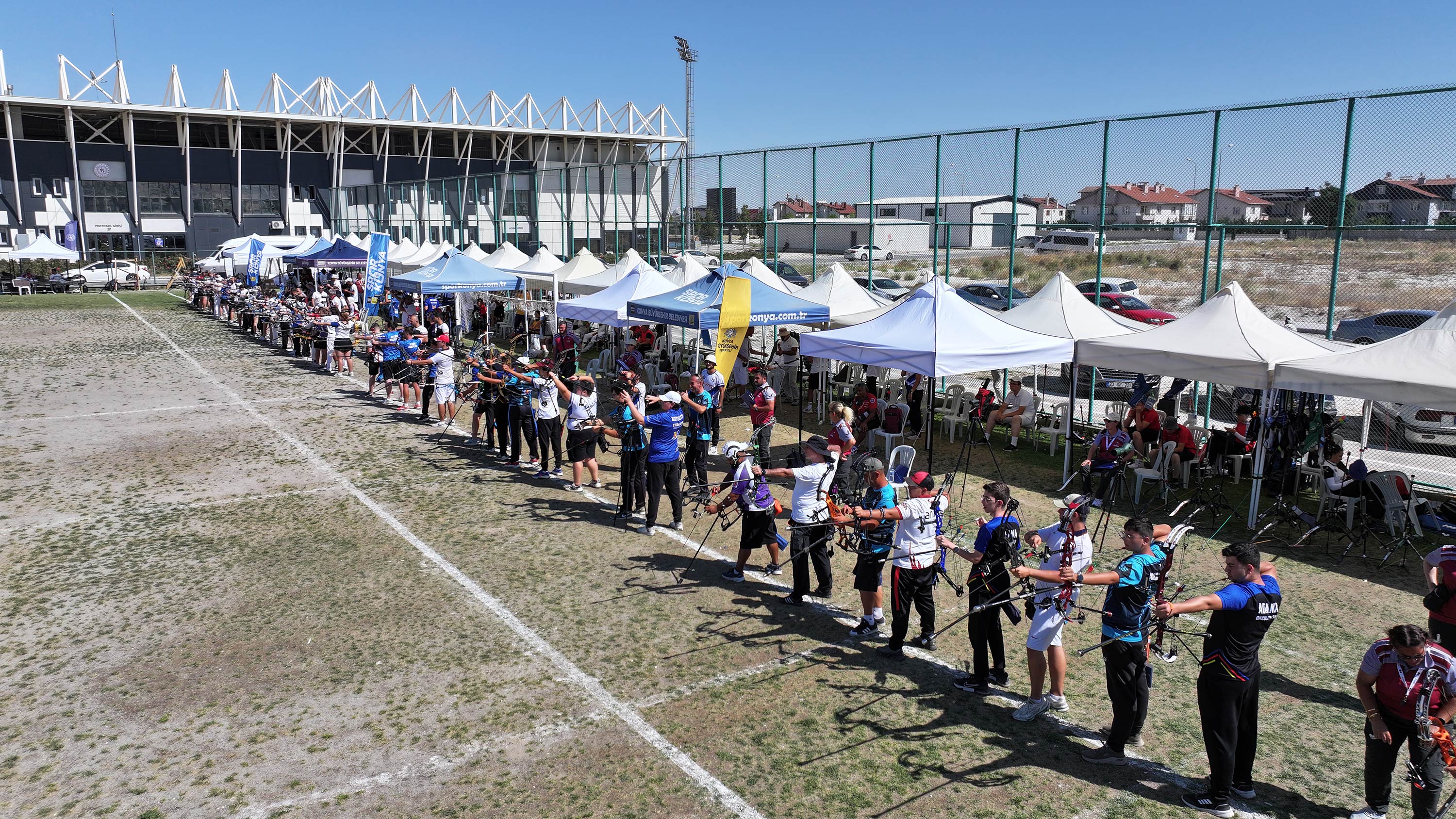 TÜRKİYE’NİN DÖRT BİR YANINDAN GELEN OKÇULAR KONYA'DA YARIŞTI