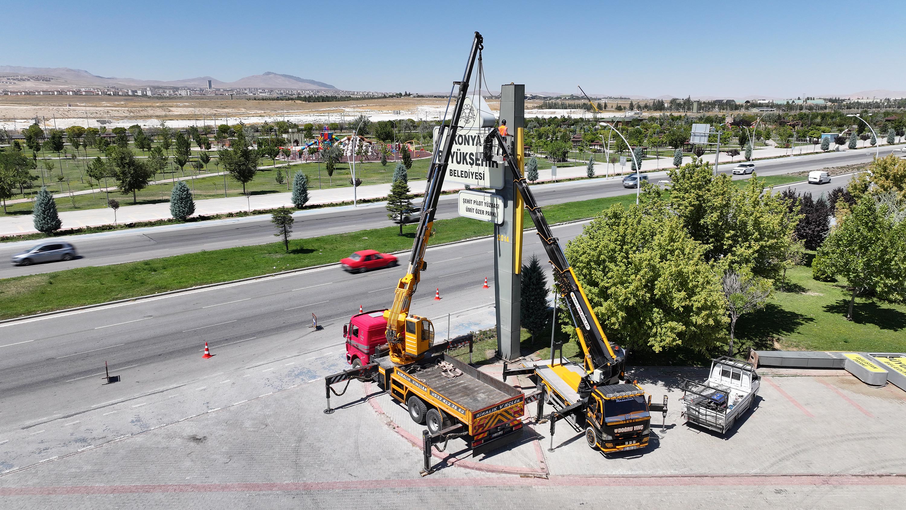 ŞEHİR ESTETİĞİ VE TRAFİK GÜVENLİĞİ İÇİN TOTEM VE TABELALAR KALDIRILIYOR