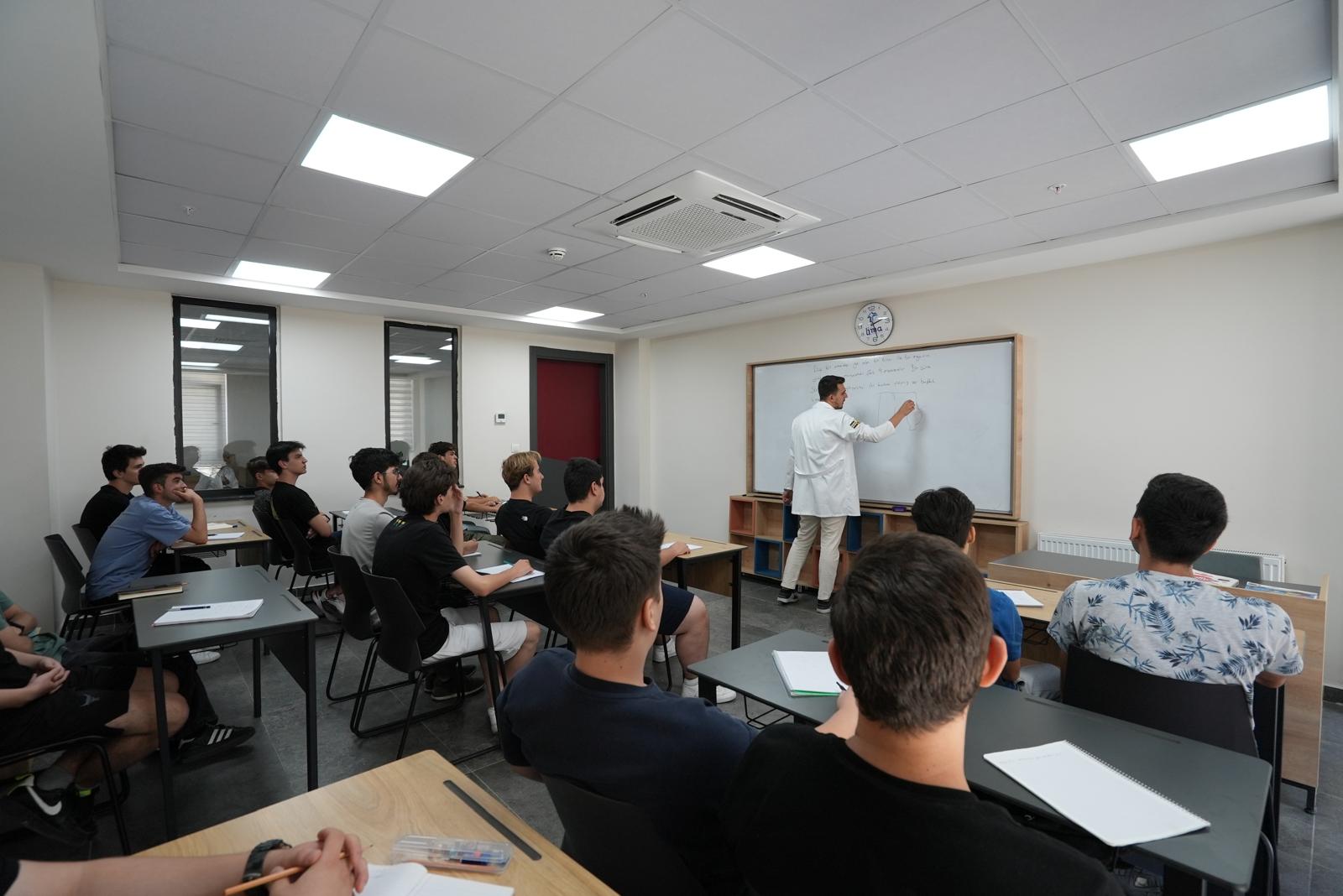 LİSE MEDENİYET AKADEMİLERİ’NDE GÜZ DÖNEMİ KAYITLARI BAŞLIYOR