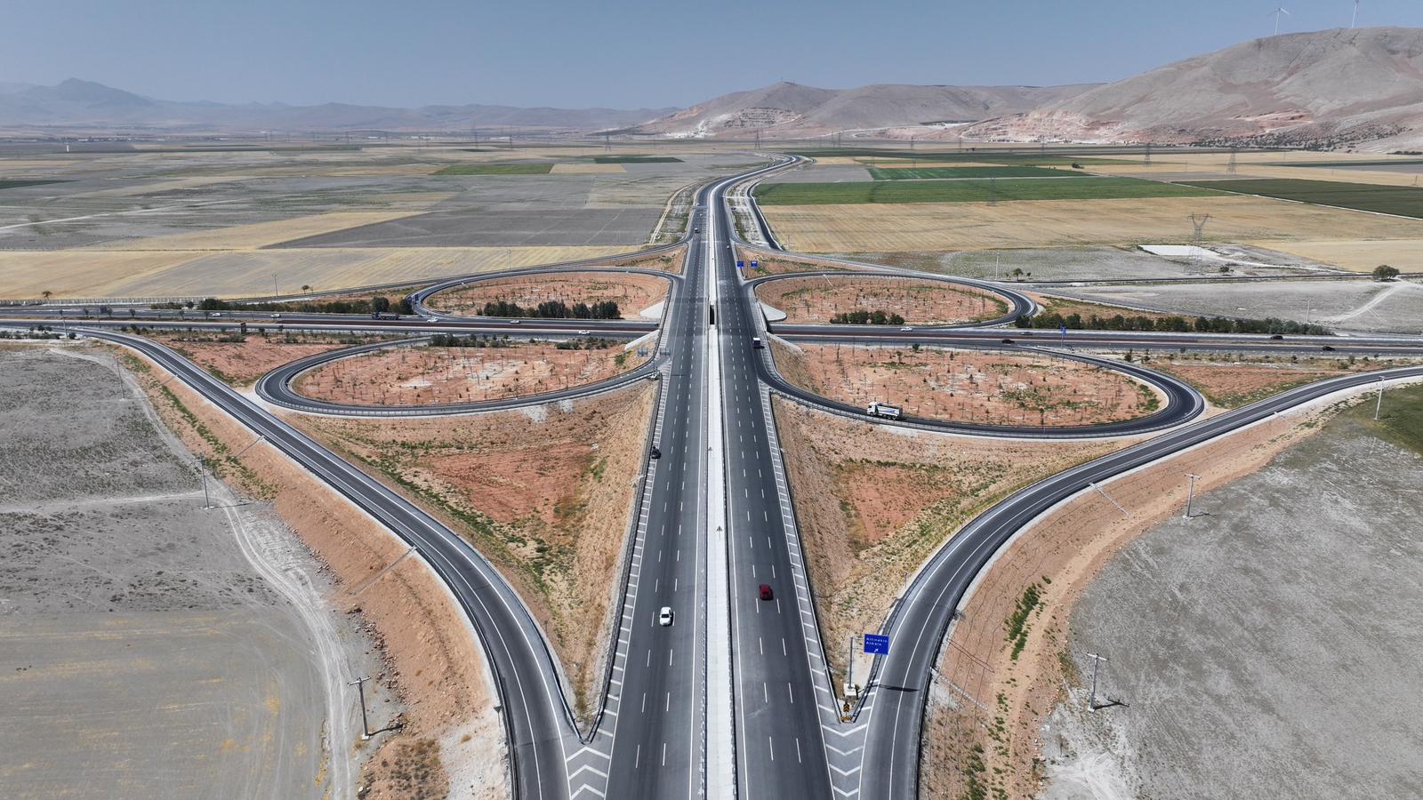 AK PARTİ KONYA MİLLETVEKİLLERİ, BAŞKAN ALTAY VE İL BAŞKANI ÖZGÖKÇEN YATIRIMLARI İNCELEDİ