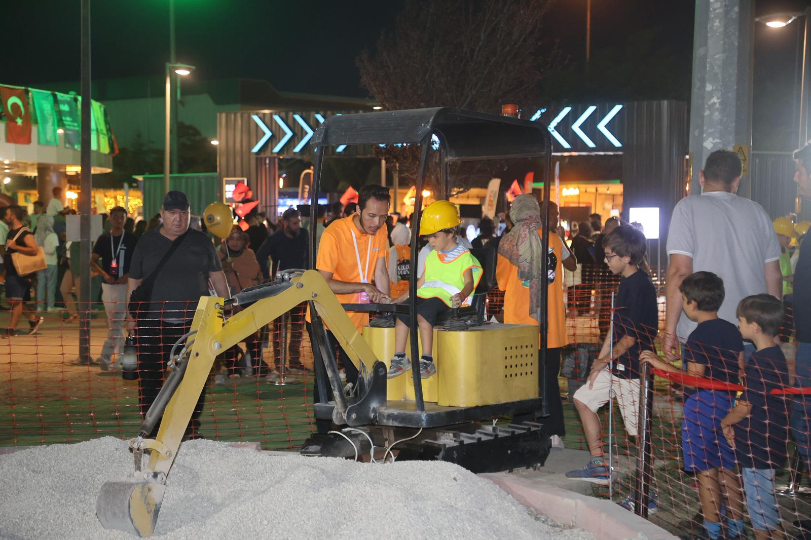 BAŞKAN ALTAY 10. BİLİM FESTİVALİ’NE KATILAN HERKESE TEŞEKKÜR ETTİ