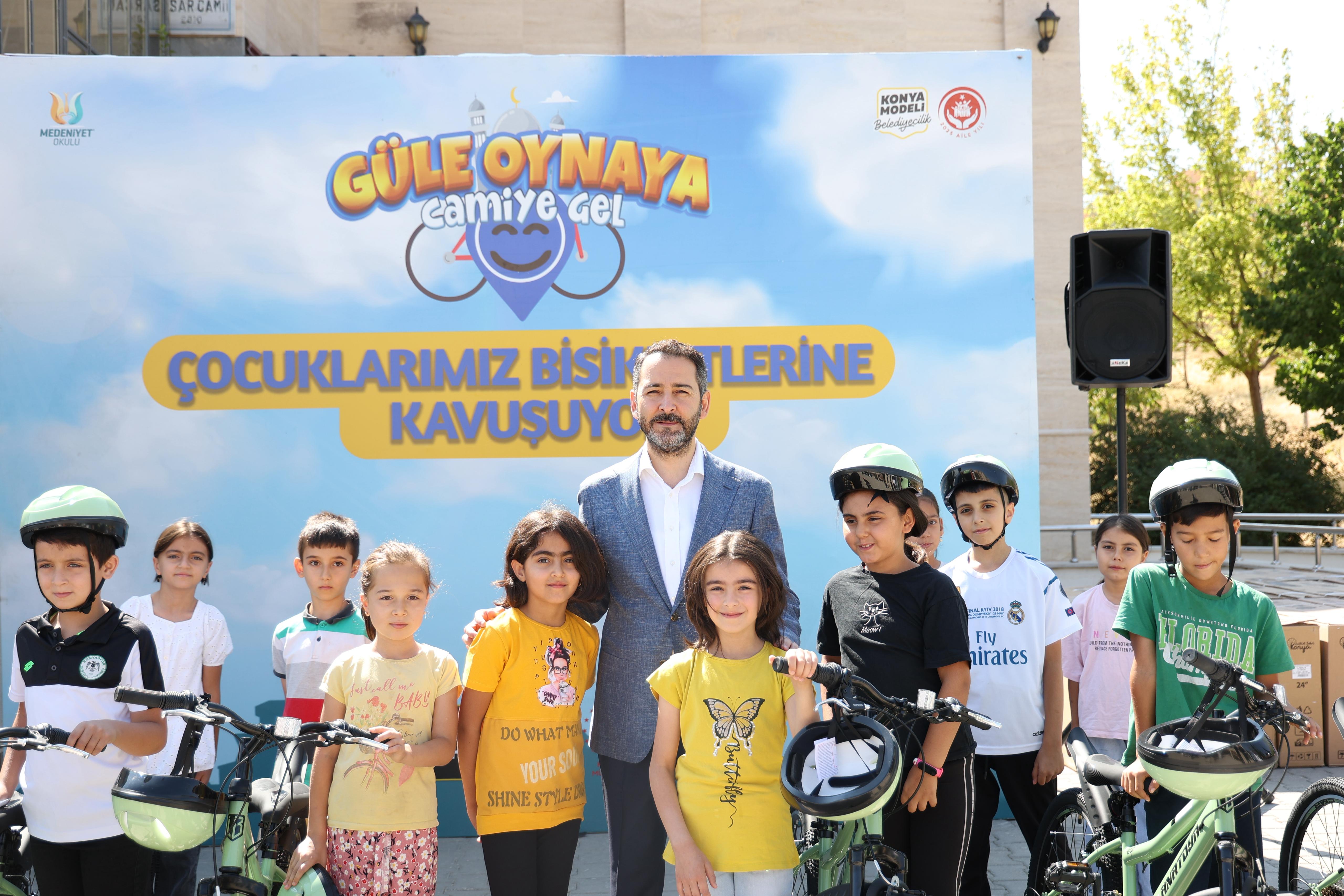 “GÜLE OYNAYA CAMİYE GEL” PROJESİ KAPSAMINDA ÇOCUKLAR BİSİKLETLERİNE KAVUŞMAYA DEVAM EDİYOR