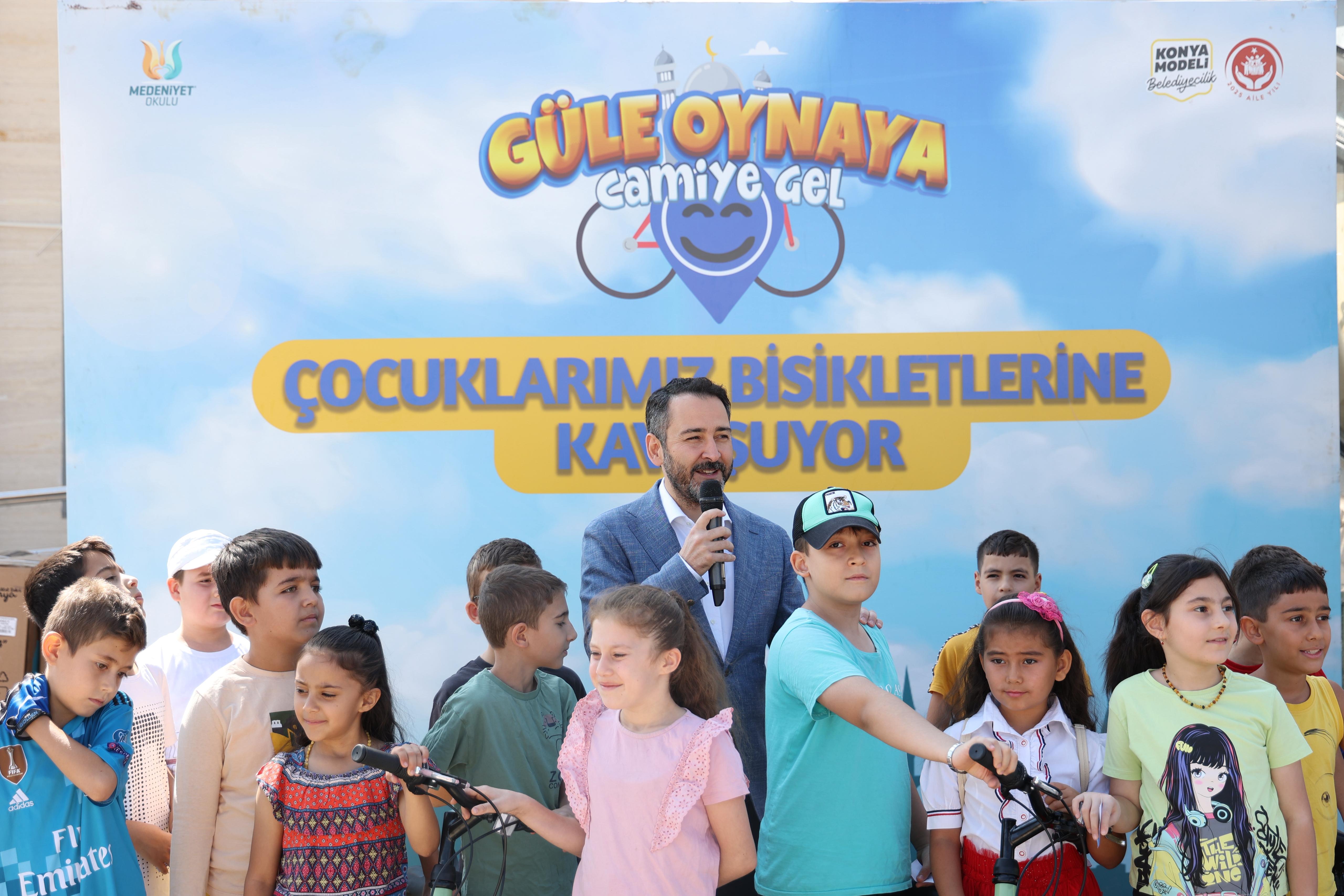 “GÜLE OYNAYA CAMİYE GEL” PROJESİ KAPSAMINDA ÇOCUKLAR BİSİKLETLERİNE KAVUŞMAYA DEVAM EDİYOR