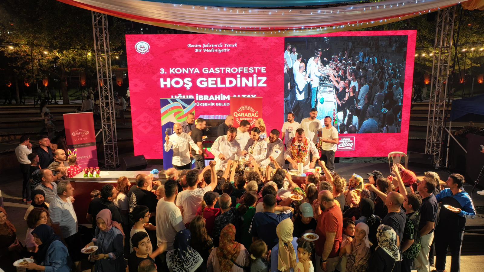 BAŞKAN ALTAY TÜM LEZZET TUTKUNLARINI PAZAR AKŞAMINA KADAR DEVAM EDECEK GASTROFEST’E DAVET ETTİ