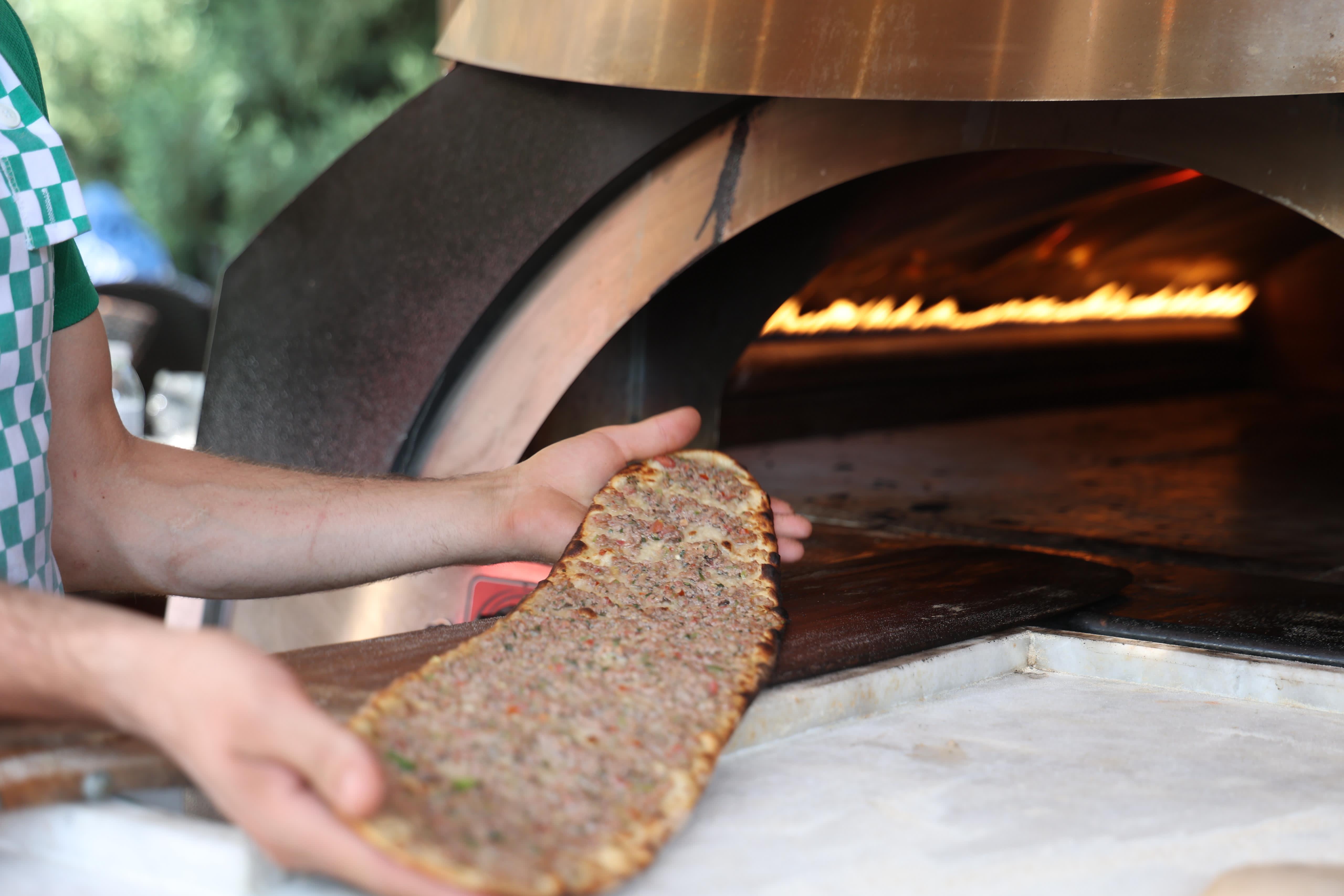 BAŞKAN ALTAY TÜM LEZZET TUTKUNLARINI PAZAR AKŞAMINA KADAR DEVAM EDECEK GASTROFEST’E DAVET ETTİ