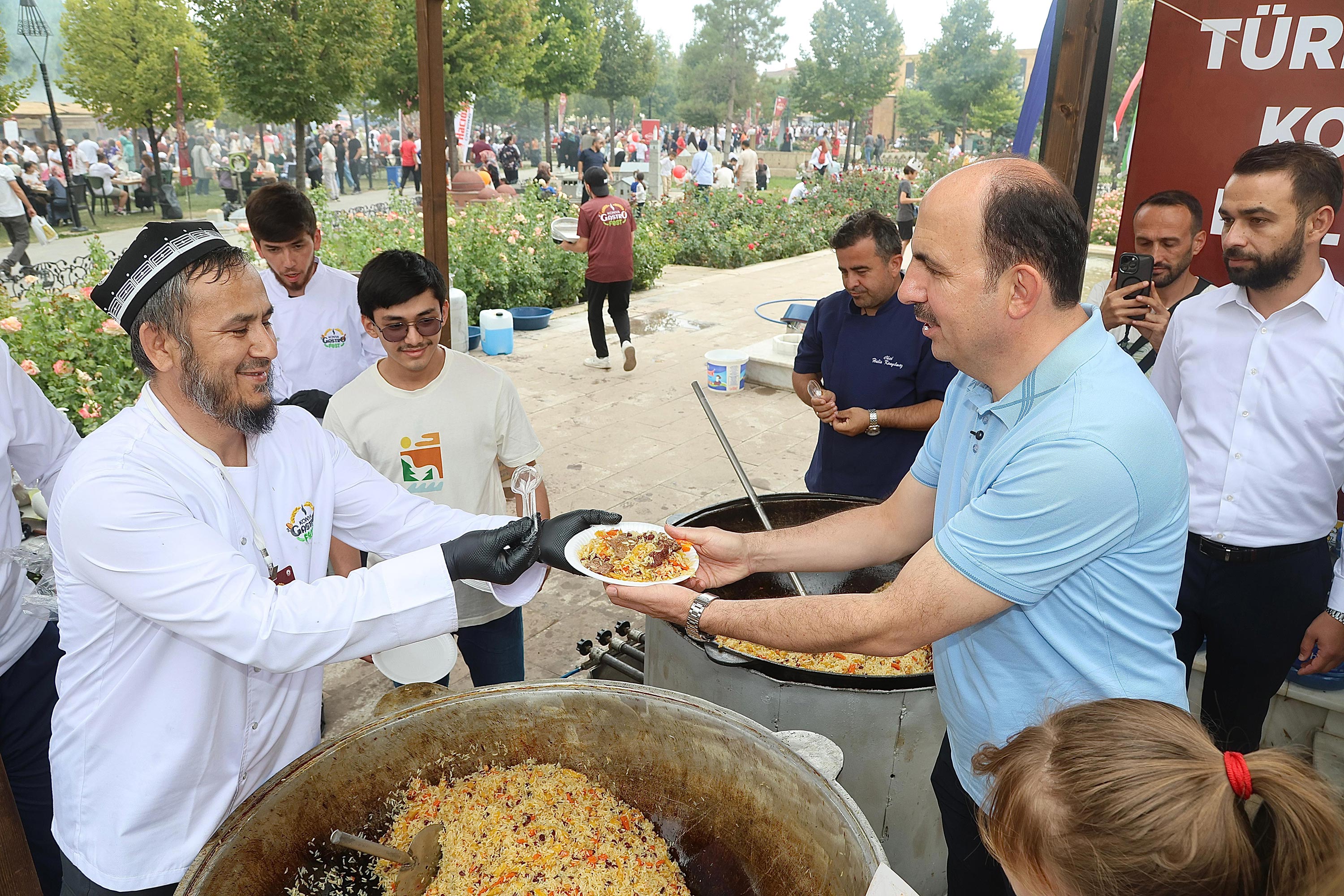 BAŞKAN ALTAY GASTROFEST’E KATILAN YÜZ BİNLERCE MİSAFİRE, ŞEFLERE VE ESNAFA TEŞEKKÜR ETTİ