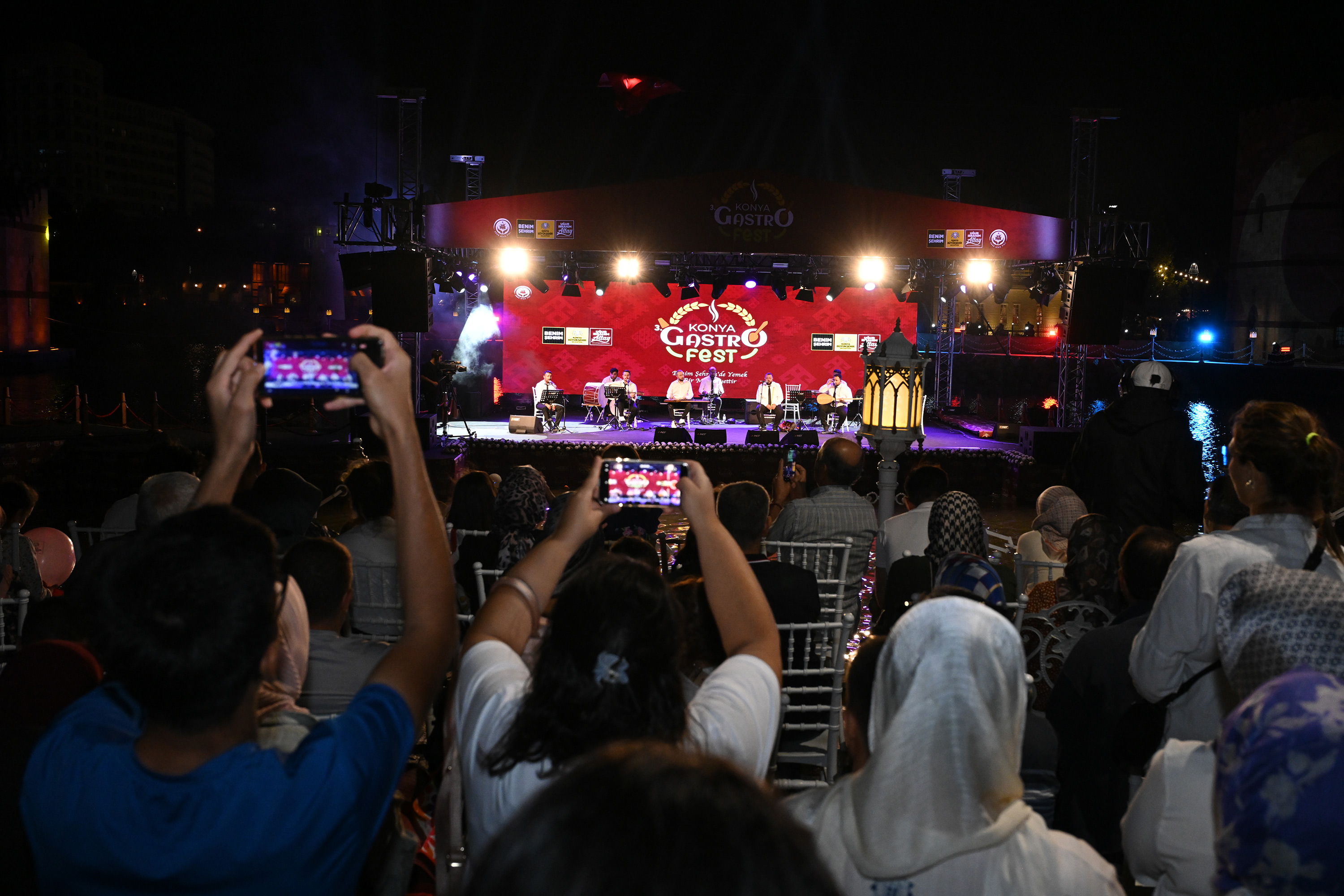 BAŞKAN ALTAY GASTROFEST’E KATILAN YÜZ BİNLERCE MİSAFİRE, ŞEFLERE VE ESNAFA TEŞEKKÜR ETTİ