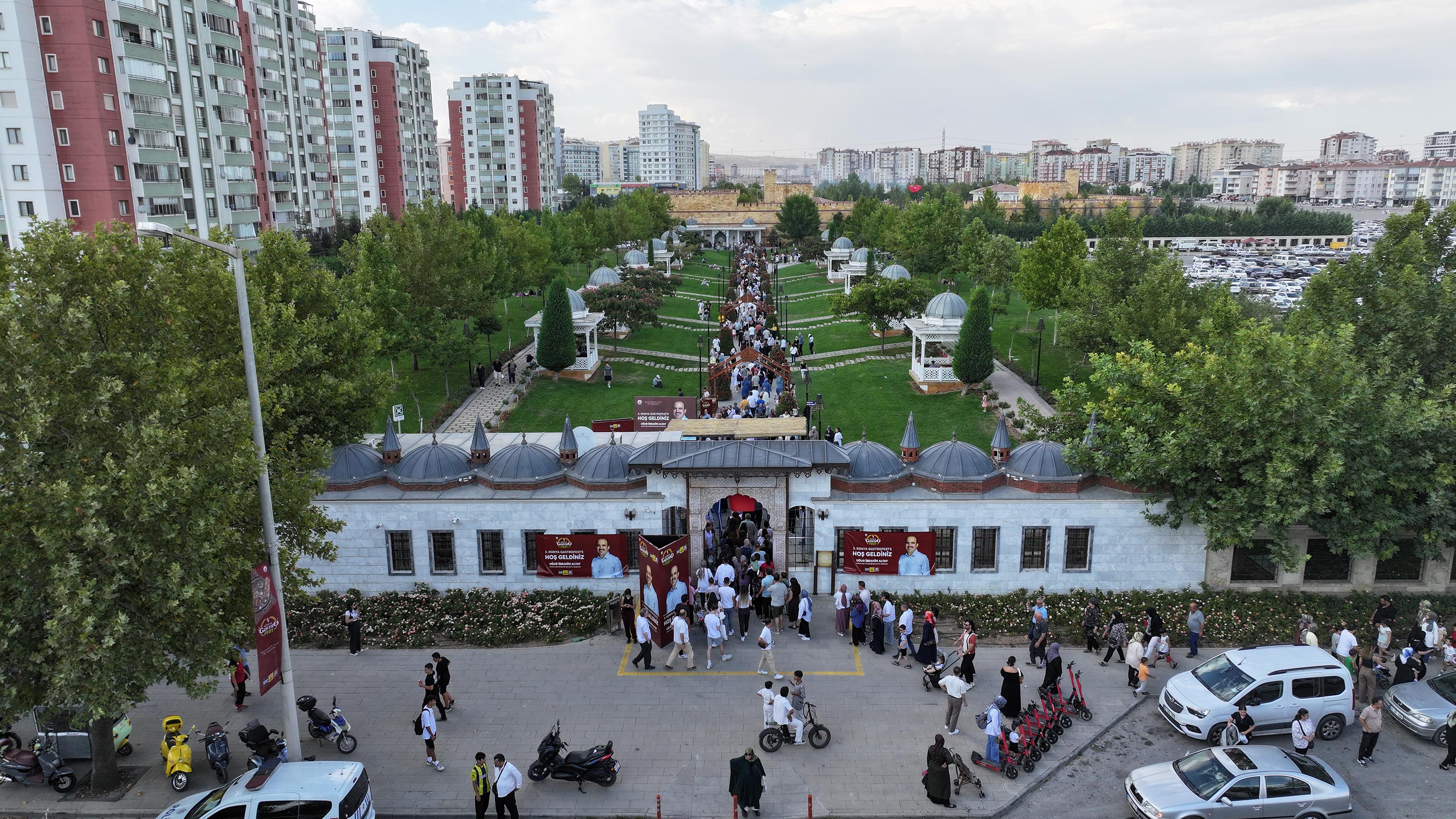 BAŞKAN ALTAY GASTROFEST’E KATILAN YÜZ BİNLERCE MİSAFİRE, ŞEFLERE VE ESNAFA TEŞEKKÜR ETTİ
