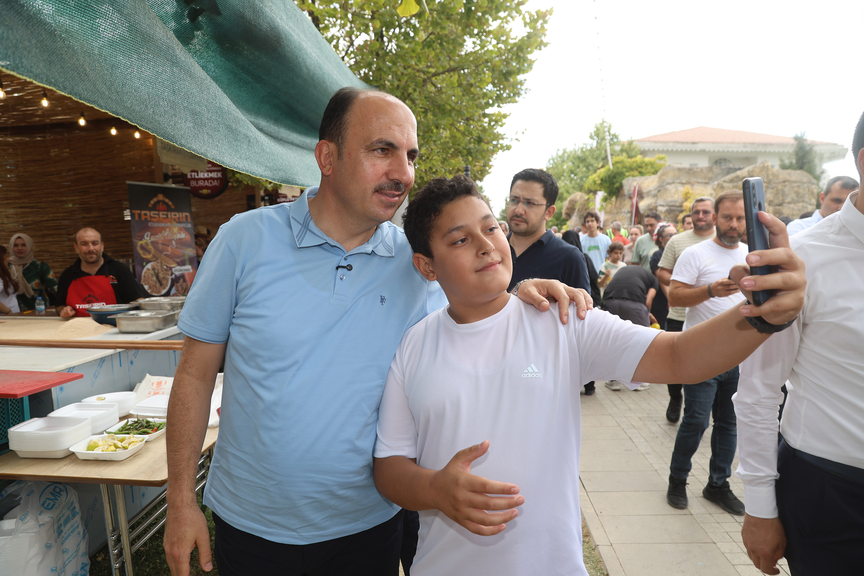 BAŞKAN ALTAY GASTROFEST’E KATILAN YÜZ BİNLERCE MİSAFİRE, ŞEFLERE VE ESNAFA TEŞEKKÜR ETTİ