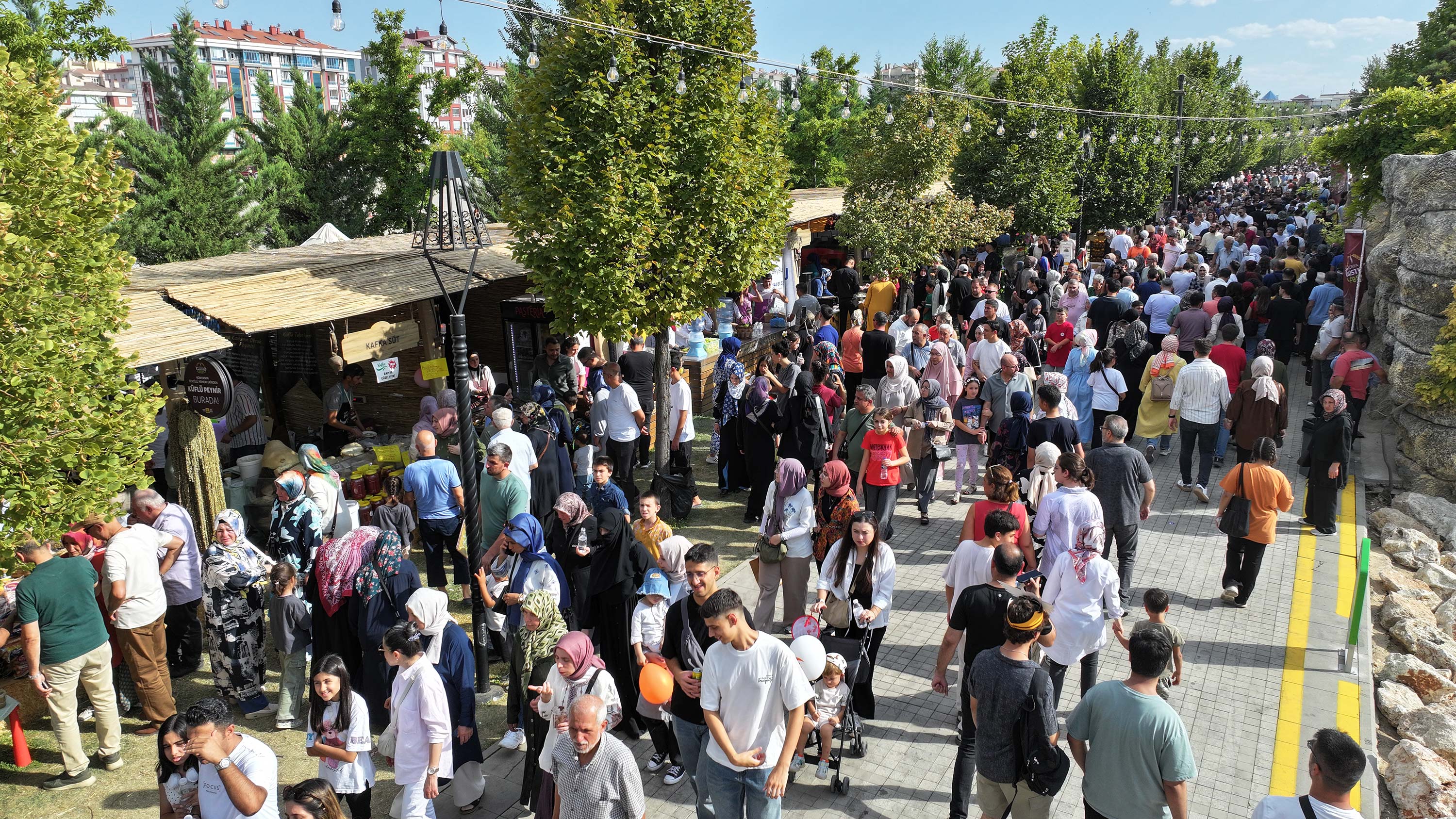 BAŞKAN ALTAY GASTROFEST’E KATILAN YÜZ BİNLERCE MİSAFİRE, ŞEFLERE VE ESNAFA TEŞEKKÜR ETTİ