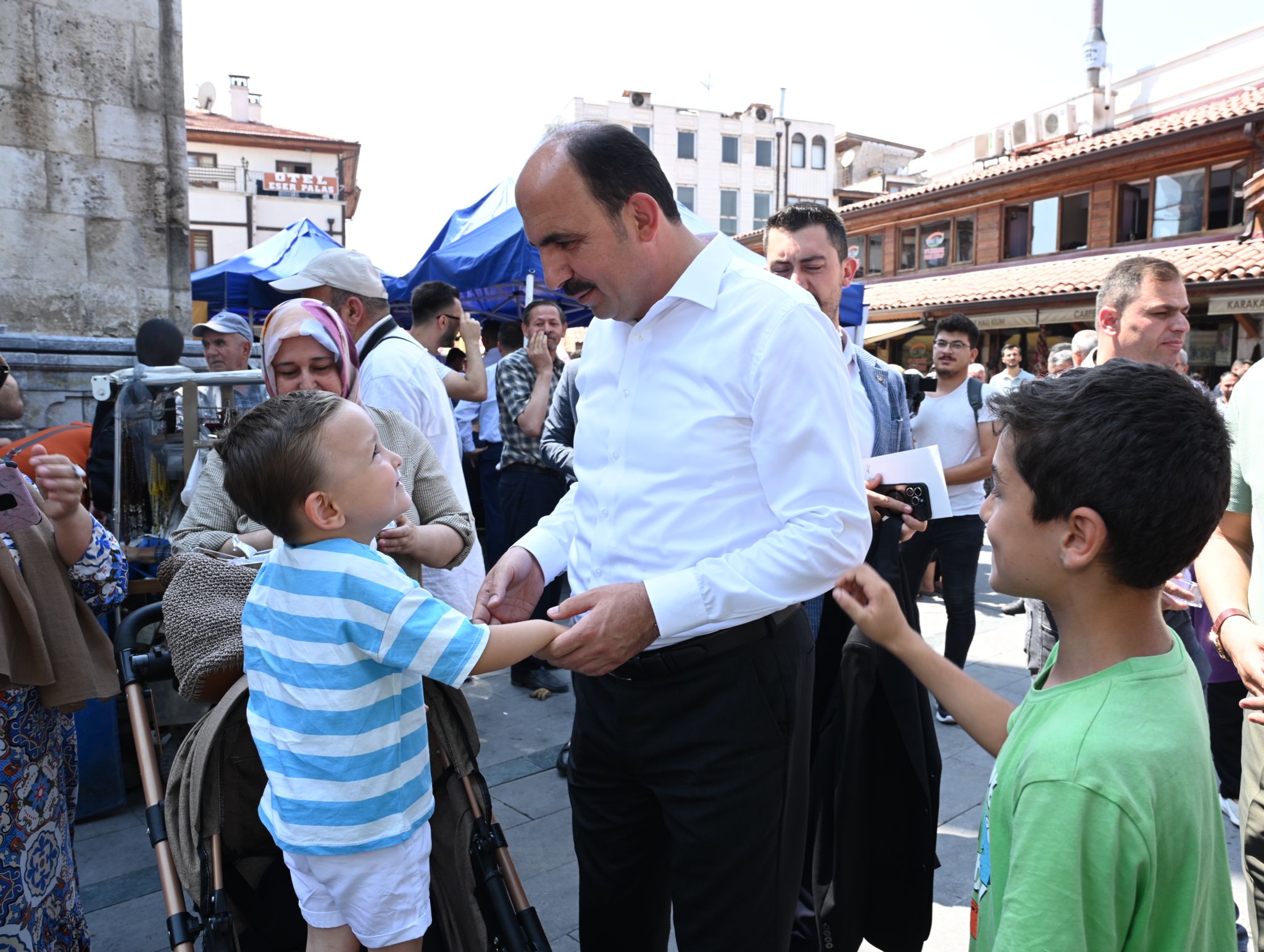 BAŞKAN ALTAY TÜM KONYALILARI TARİHİ BEDESTEN ALIŞVERİŞ GÜNLERİ’NE DAVET ETTİ