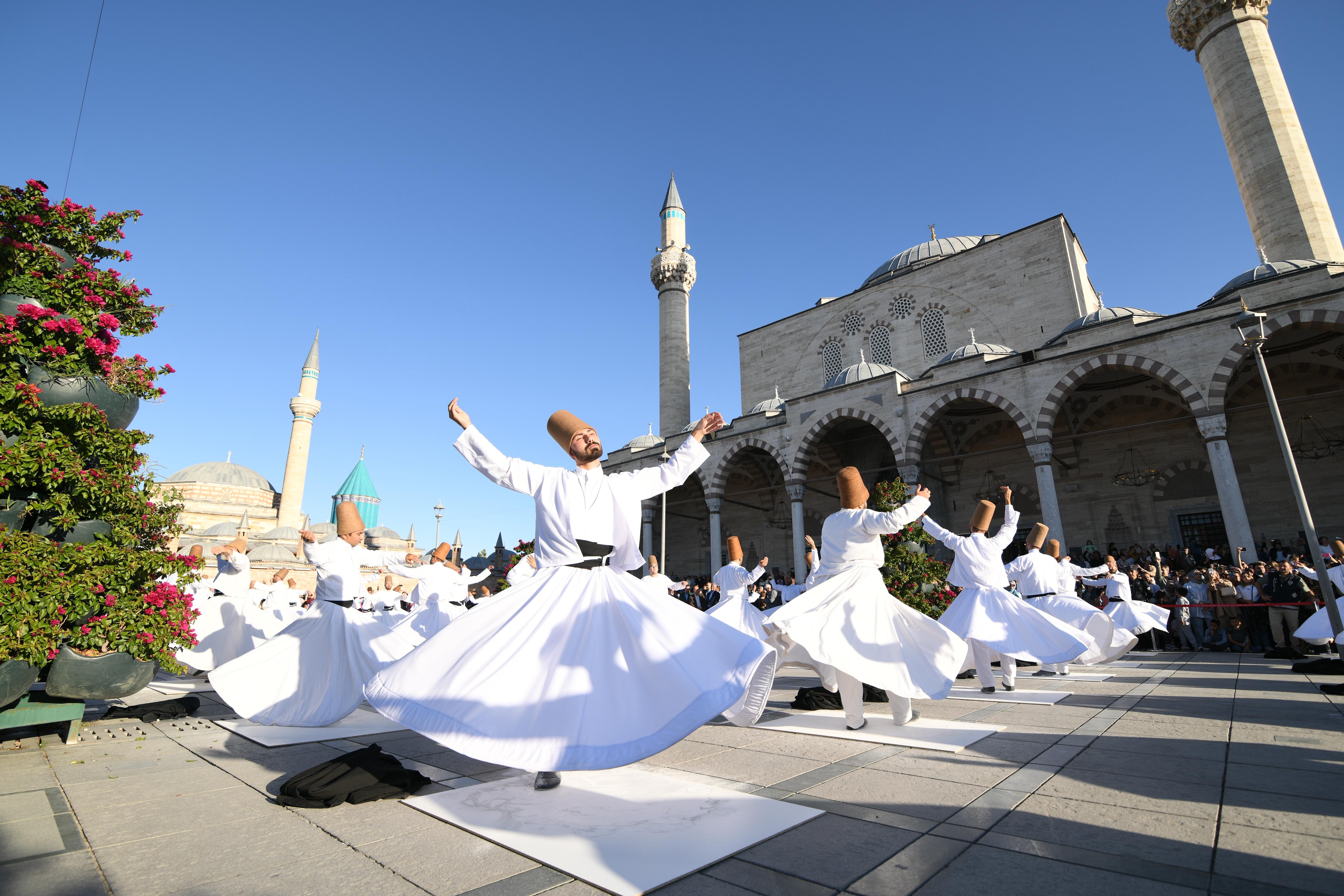22. ULUSLARARASI KONYA MİSTİK MÜZİK FESTİVALİ COŞKUYLA BAŞLADI