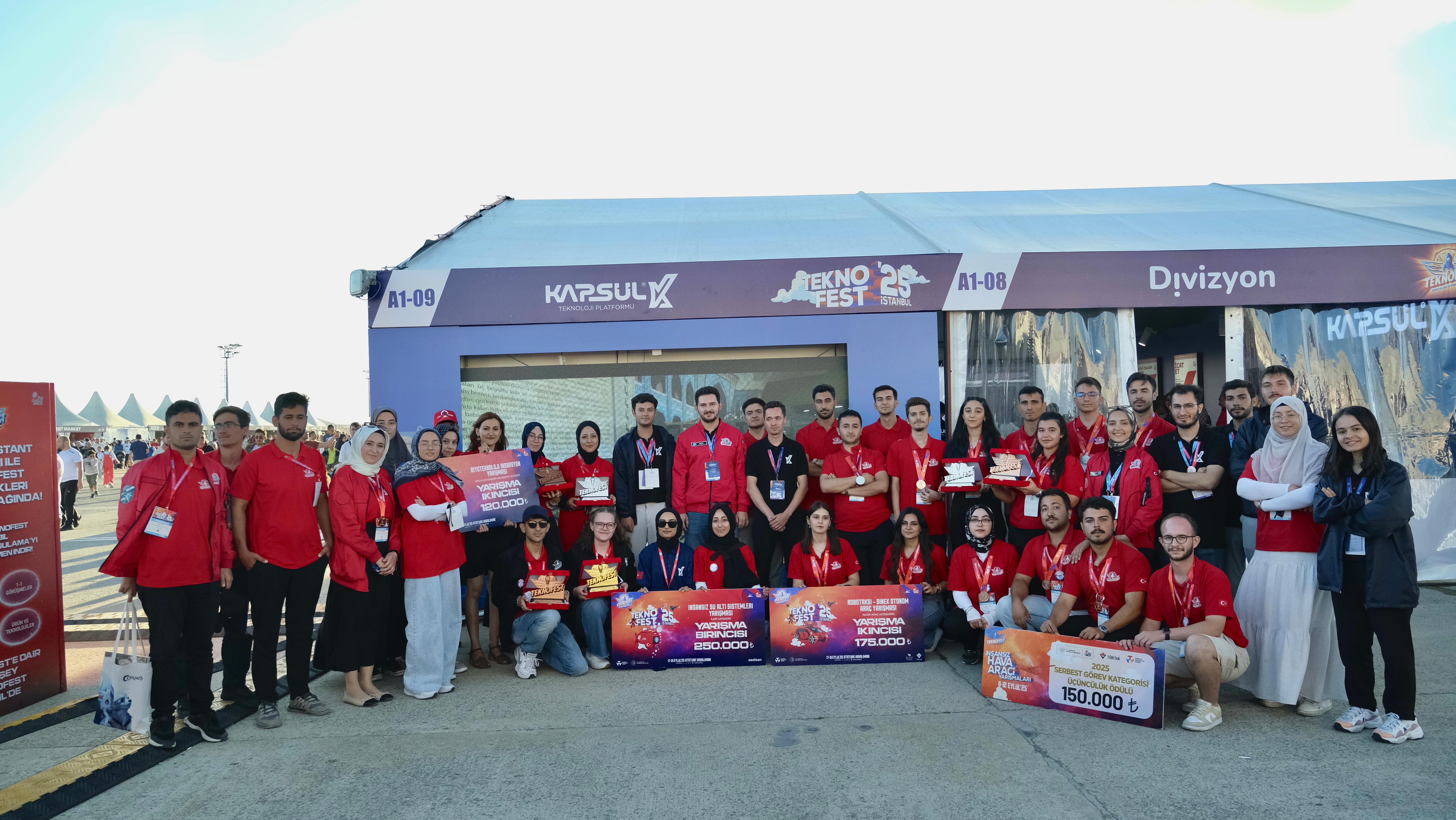 BAŞKAN ALTAY “2025 TEKNOFEST İSTANBUL”DAN 18 ÖDÜLLE DÖNEN KAPSÜL TAKIMLARINI TEBRİK ETTİ