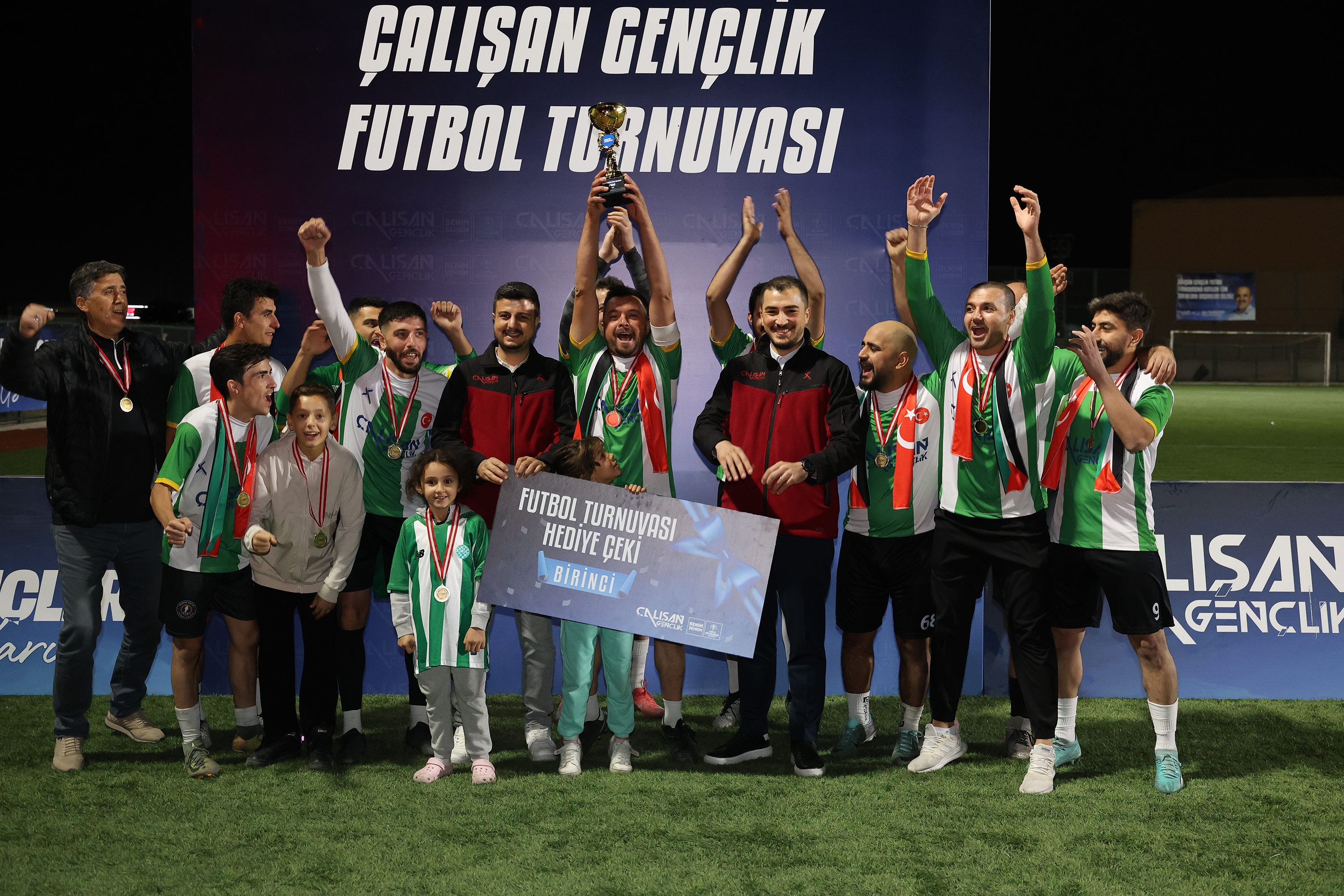 KONYA BÜYÜKŞEHİR ÇALIŞAN GENÇLİK FUTBOL TURNUVASI’NDA DOSTLUK KAZANDI