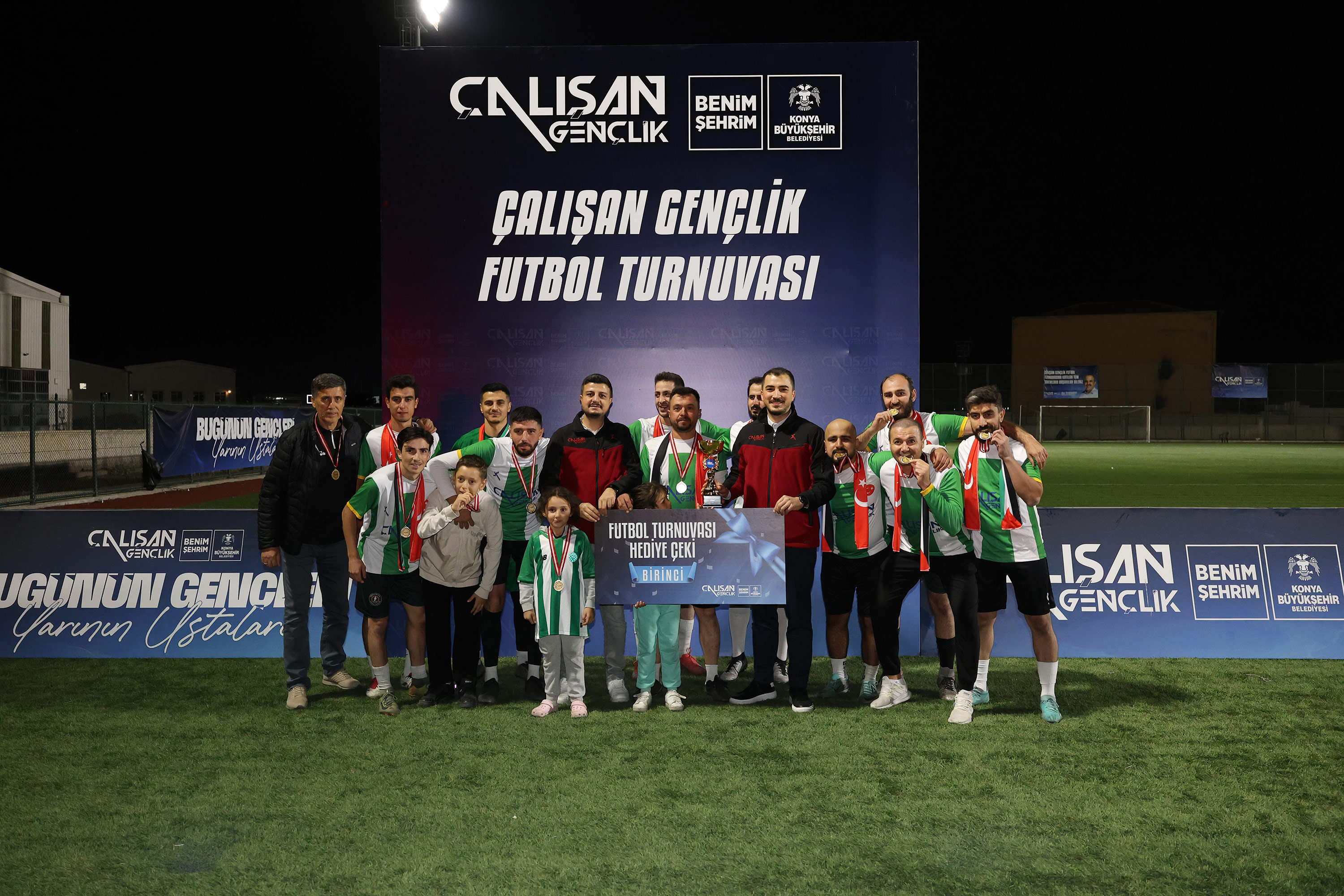 KONYA BÜYÜKŞEHİR ÇALIŞAN GENÇLİK FUTBOL TURNUVASI’NDA DOSTLUK KAZANDI