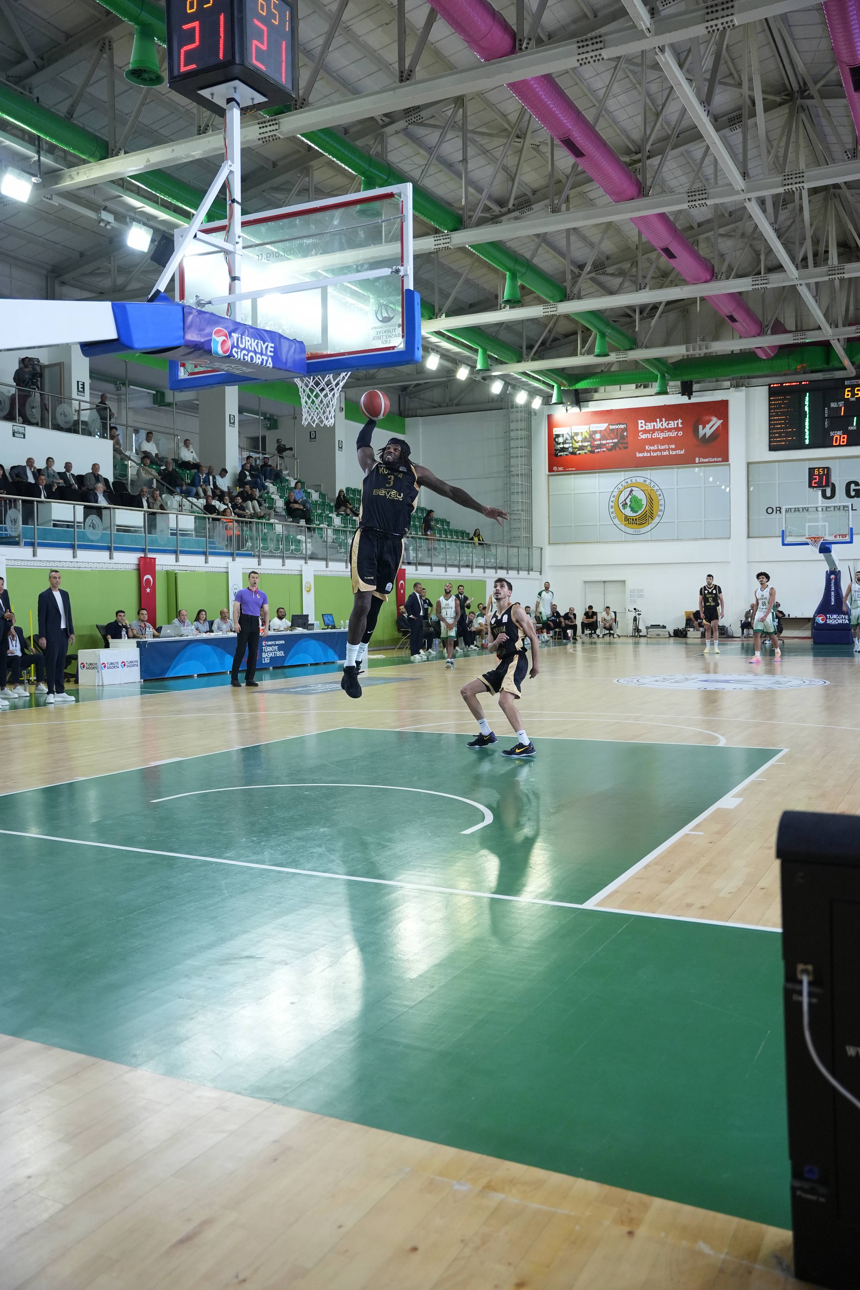 KONYA BÜYÜKŞEHİR DEPLASMANDA OGM ORMANSPOR’U FARKLI YENEREK İKİDE İKİ YAPTI