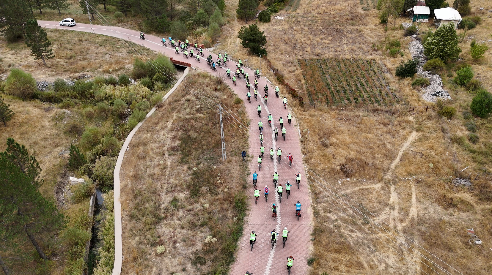 “KEYKUBAD’IN İZİNDE PEDALLIYORUZ” BİSİKLET SÜRÜŞ ETKİNLİĞİNDE KURAKLIĞA DİKKAT ÇEKİLDİ