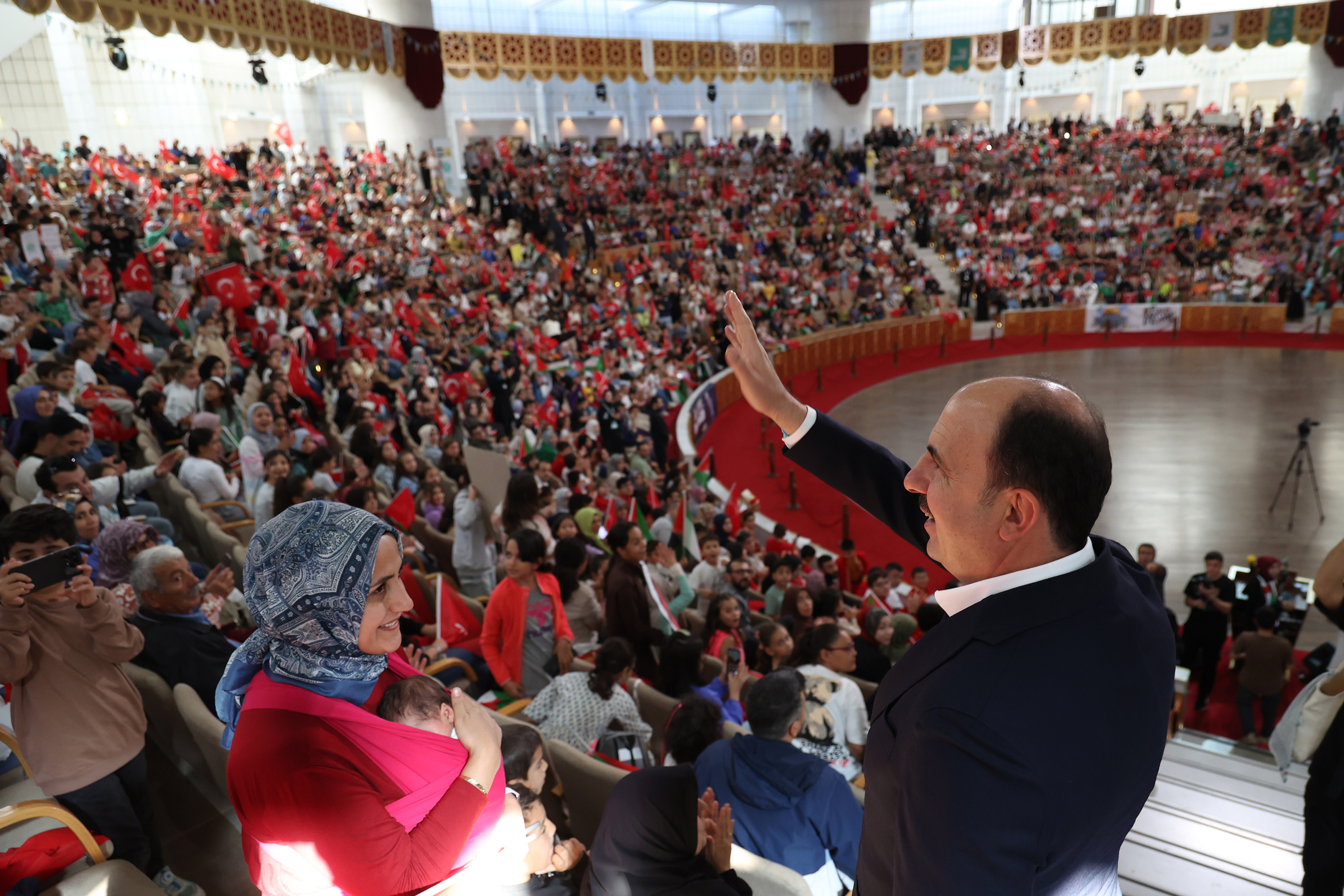 BİLGEHANE ÖĞRENCİLERİNE SESLENEN BAŞKAN ALTAY:  “HER DAİM HAKİKATİN YANINDA, ZALİMİN KARŞISINDA OLACAĞINIZA İNANCIM TAMDIR”