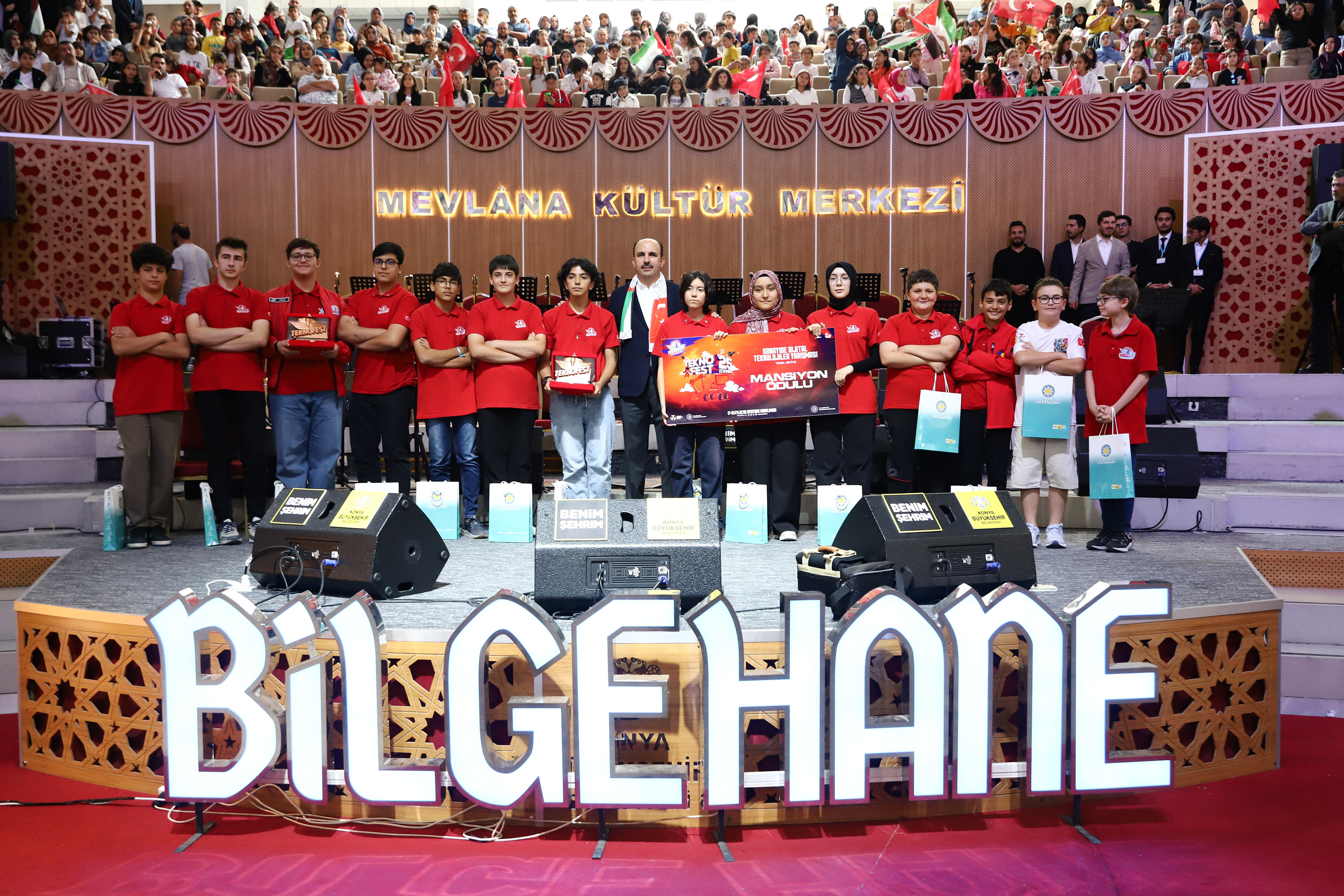 BİLGEHANE ÖĞRENCİLERİNE SESLENEN BAŞKAN ALTAY:  “HER DAİM HAKİKATİN YANINDA, ZALİMİN KARŞISINDA OLACAĞINIZA İNANCIM TAMDIR”