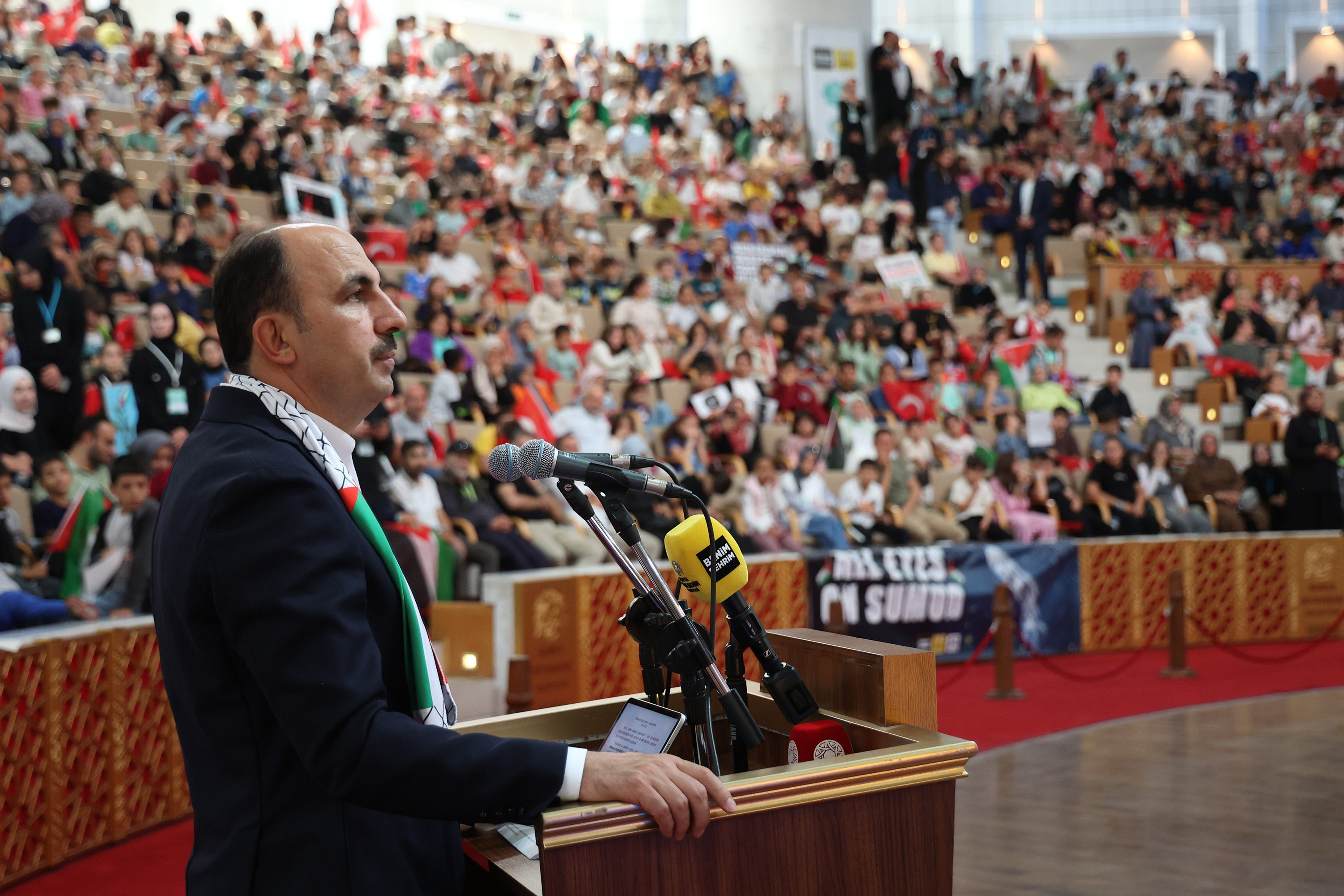 BİLGEHANE ÖĞRENCİLERİNE SESLENEN BAŞKAN ALTAY:  “HER DAİM HAKİKATİN YANINDA, ZALİMİN KARŞISINDA OLACAĞINIZA İNANCIM TAMDIR”