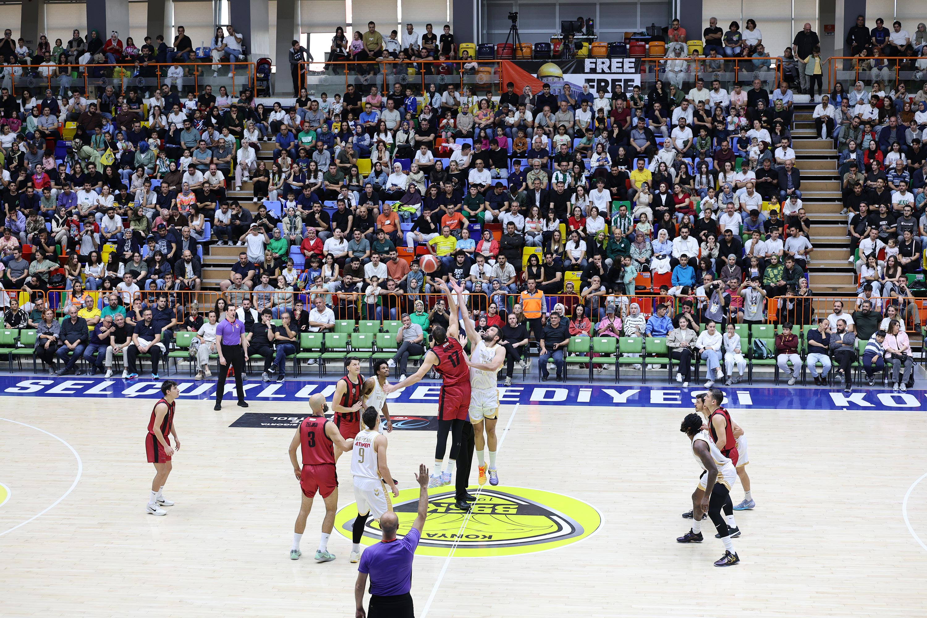 BÜYÜKŞEHİR BELEDİYESPOR - GAZİANTEP BASKETBOL MAÇINDA GAZZE’YE DESTEK PANKARTI AÇILDI