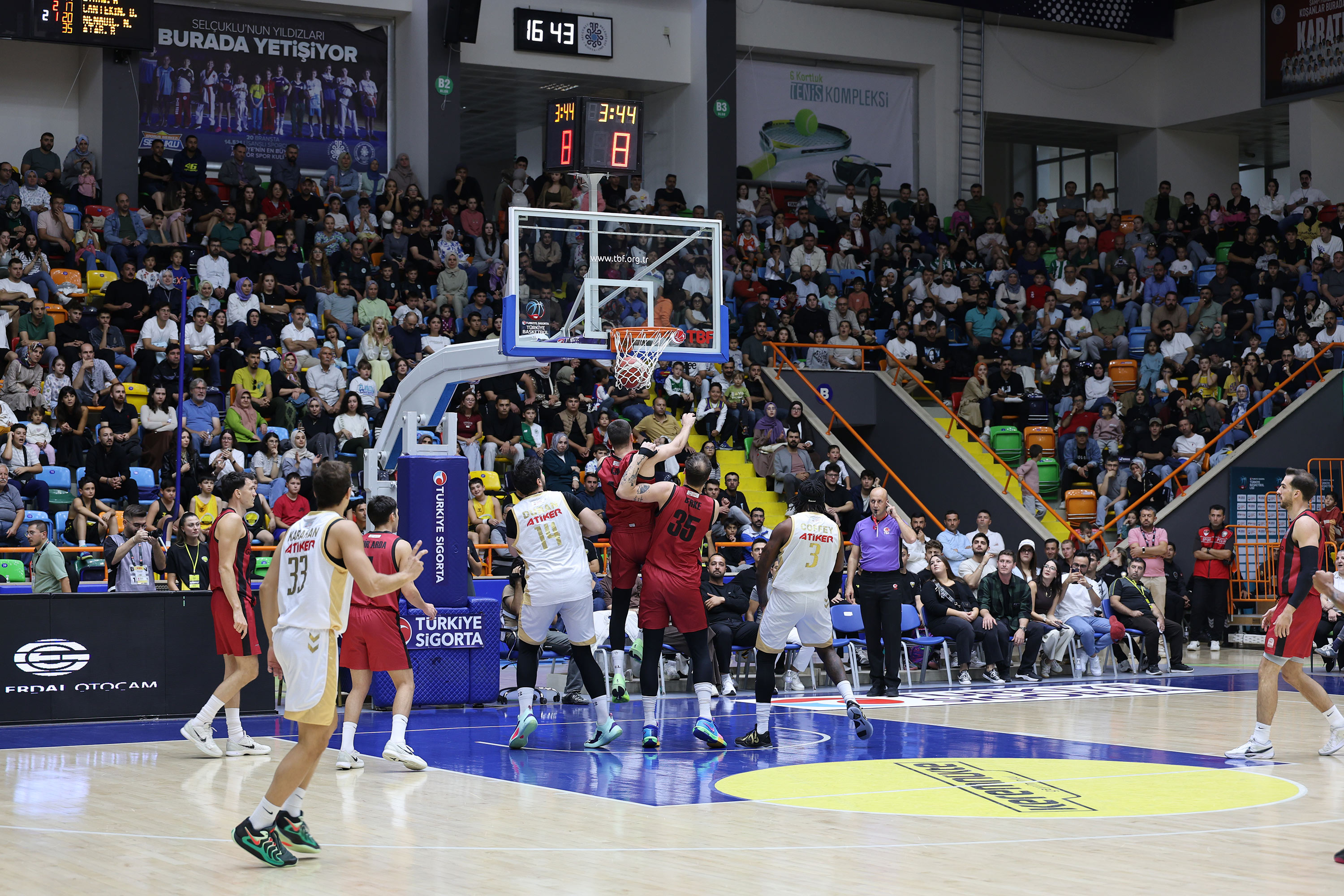 BÜYÜKŞEHİR BELEDİYESPOR - GAZİANTEP BASKETBOL MAÇINDA GAZZE’YE DESTEK PANKARTI AÇILDI