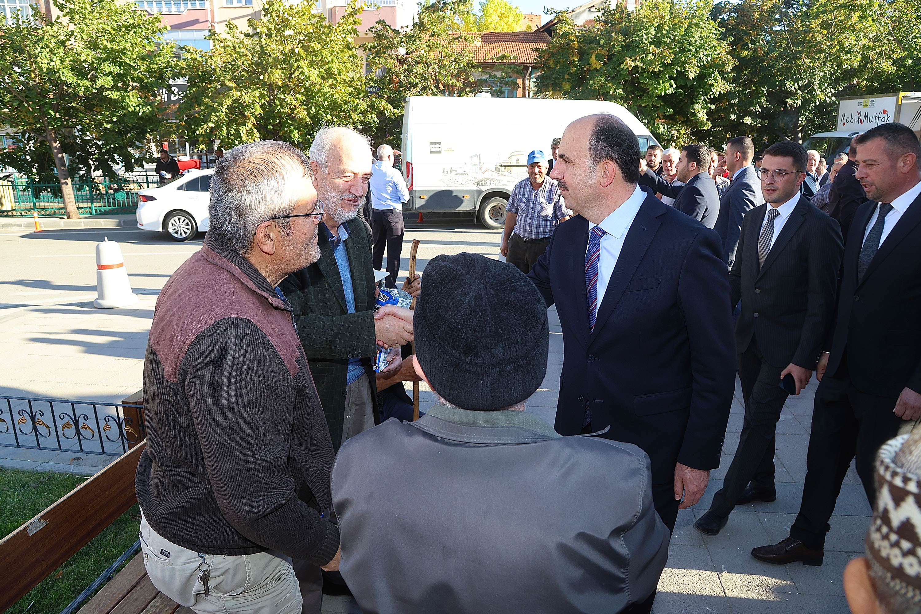 DOĞANHİSAR’A KAZANDIRILAN MEYDAN DÜZENLEMESİ HİZMETE AÇILDI