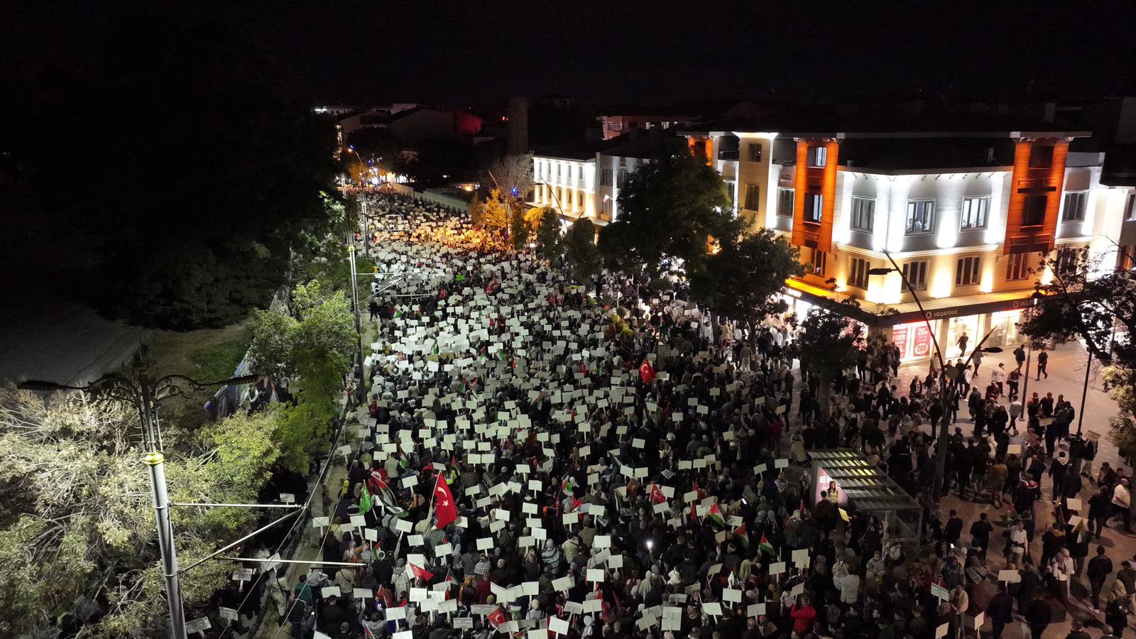 KONYA’DA 75 BİN KİŞİ KATİL İSRAİL’İN GAZZE SOYKIRIMINA KARŞI VİCDANIN SESİ OLDU