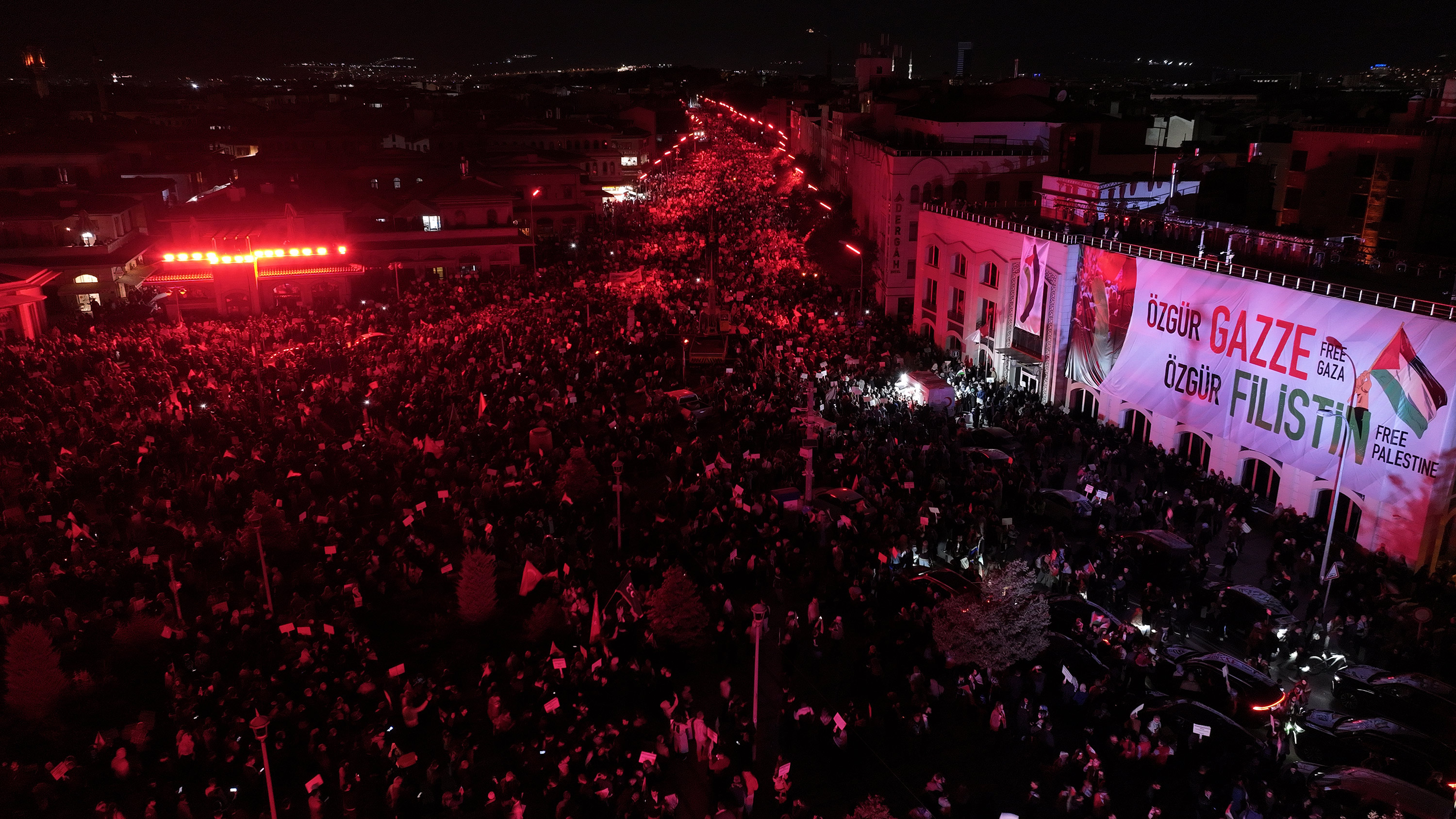 KONYA’DA 75 BİN KİŞİ KATİL İSRAİL’İN GAZZE SOYKIRIMINA KARŞI VİCDANIN SESİ OLDU