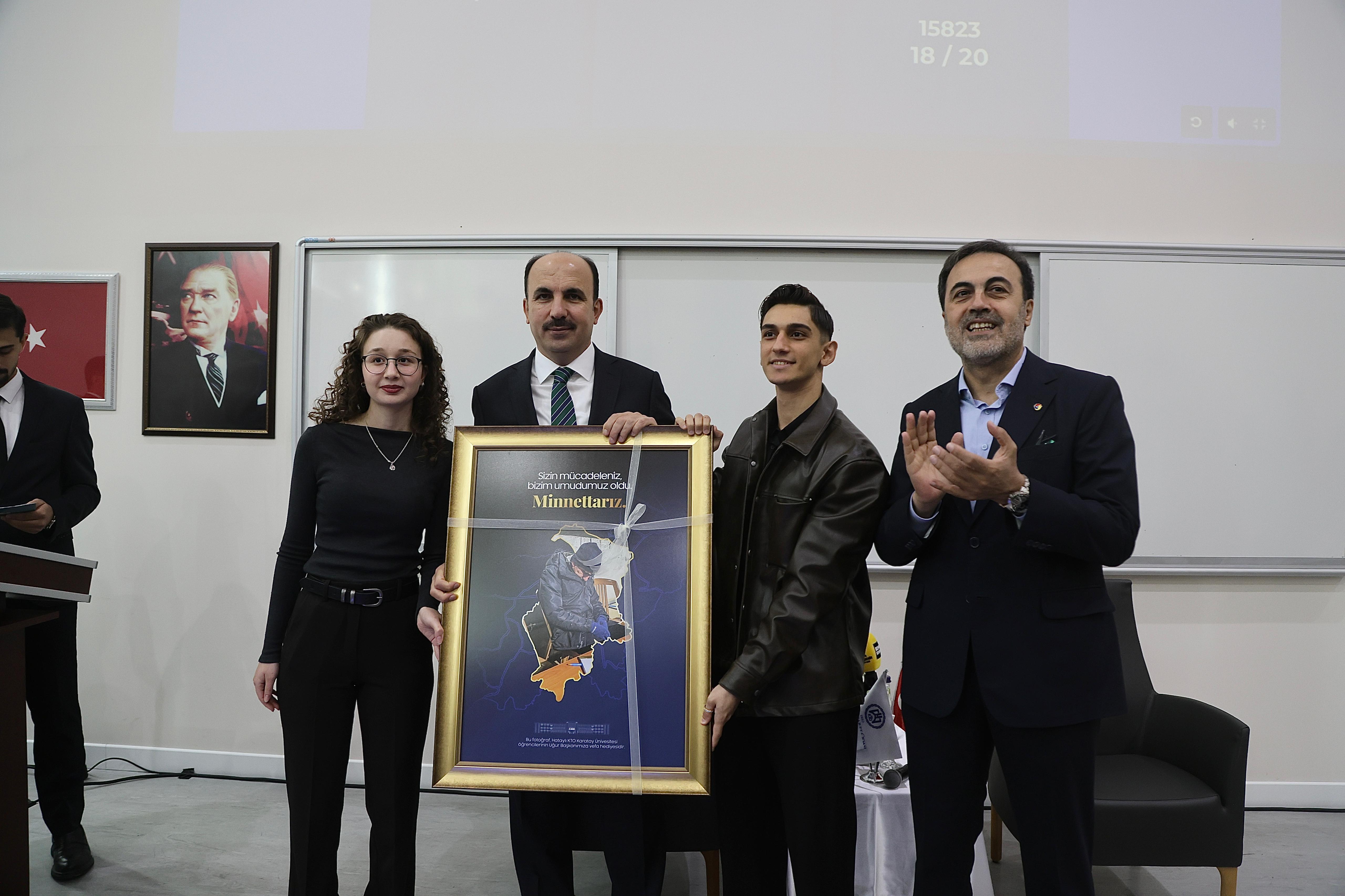 BAŞKAN ALTAY GENÇLERİ BOYKOT KONUSUNDA DUYARLI OLMAYA ÇAĞIRDI